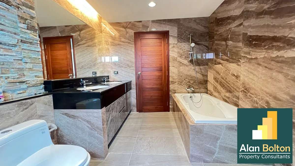 Pool villa 3 Bedrooms 4 Bathrooms in Huay yai photo 16