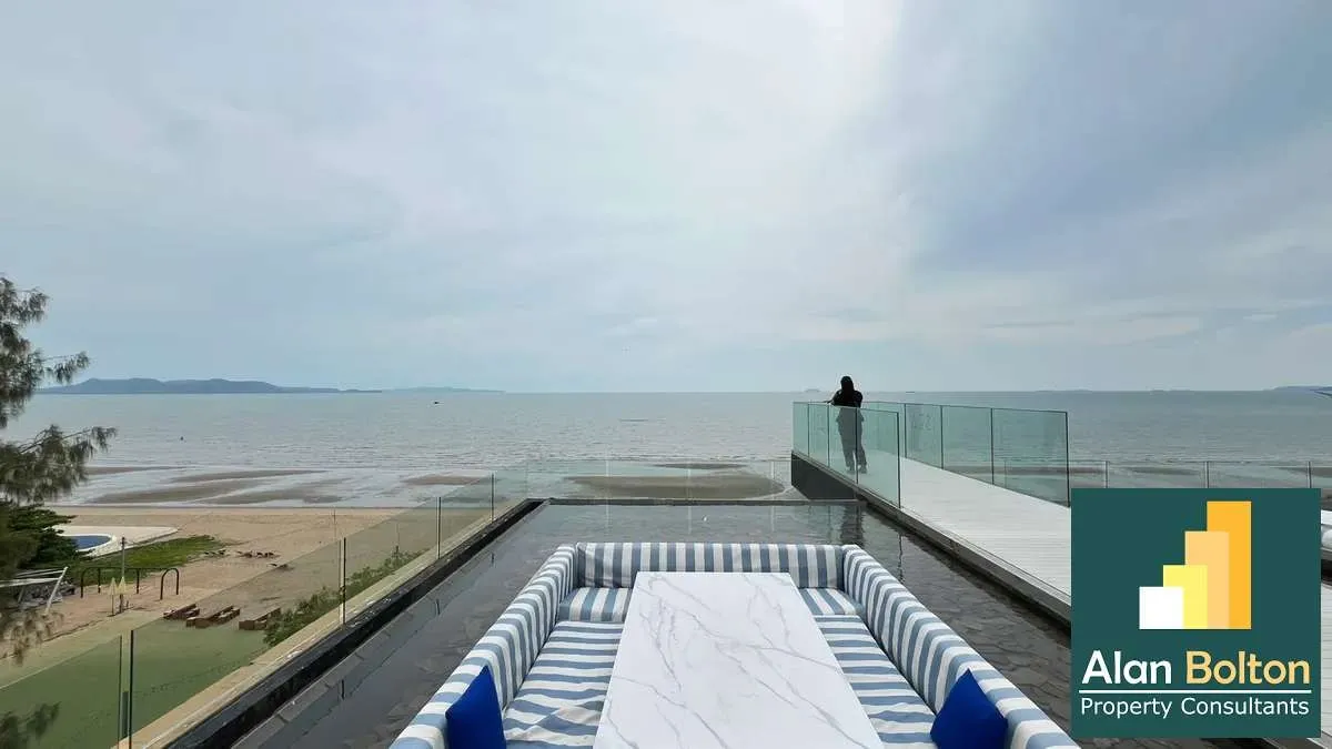 Luxury Pool Villa 3 Bedrooms 3 Bathrooms in Na Jomtien