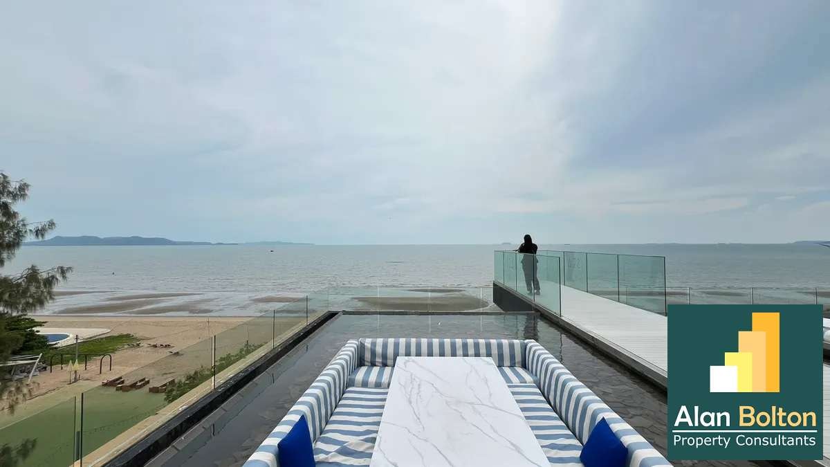 Luxury Pool Villa 3 Bedrooms 3 Bathrooms in Na Jomtien
