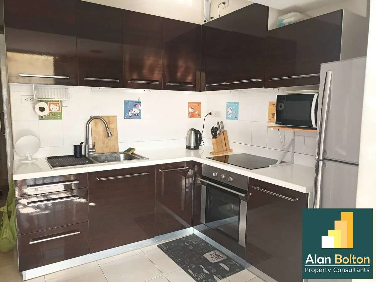 Two Bedroom Condo For Sale in Prahtamnak soi 5 photo 2