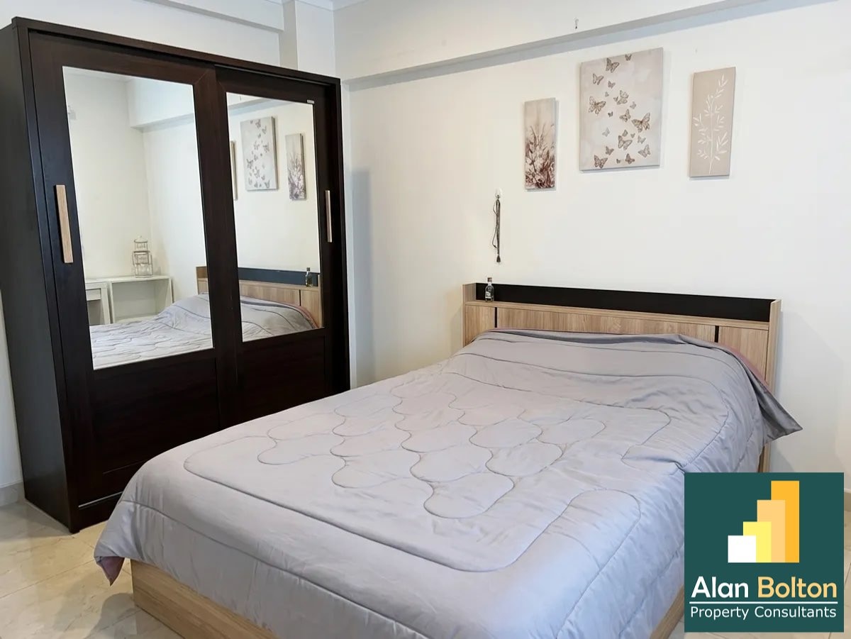 Two Bedroom Condo For Sale in Prahtamnak soi 5 photo 5