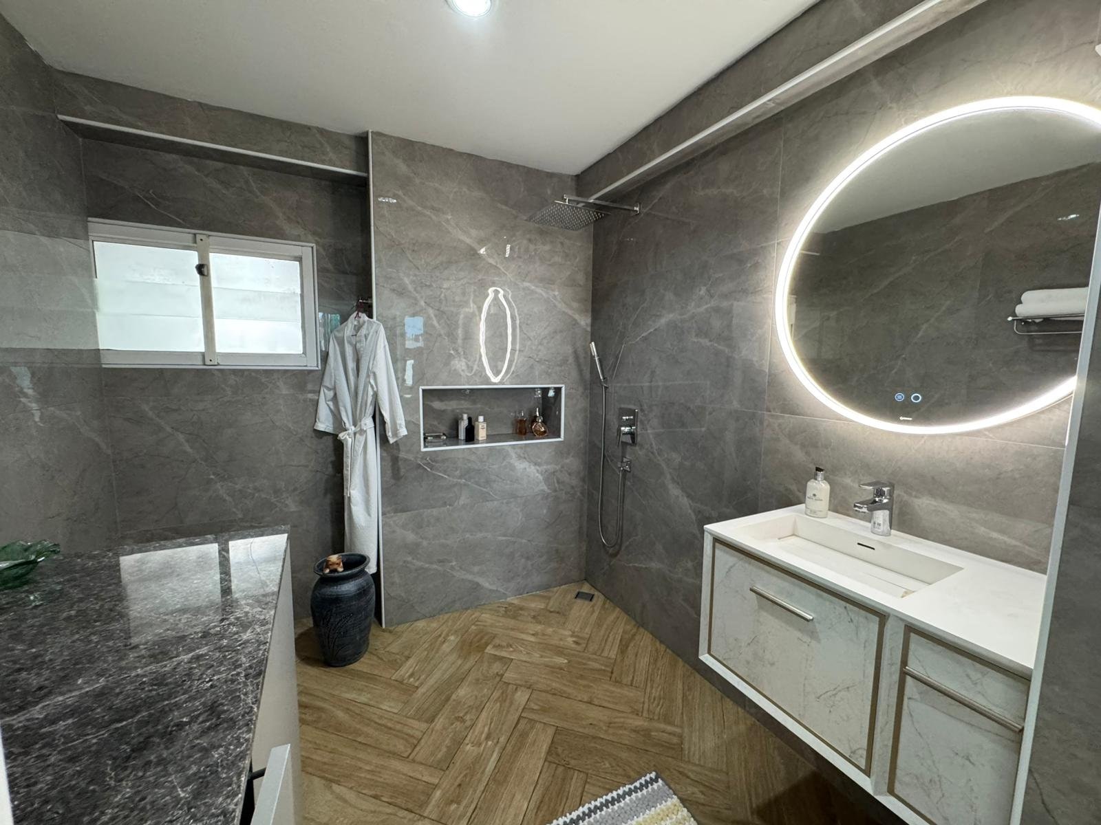 Large Fully Renovated Ocean View 1 Bed 1 Bath Luxury Condo In Na Jomtien photo 41