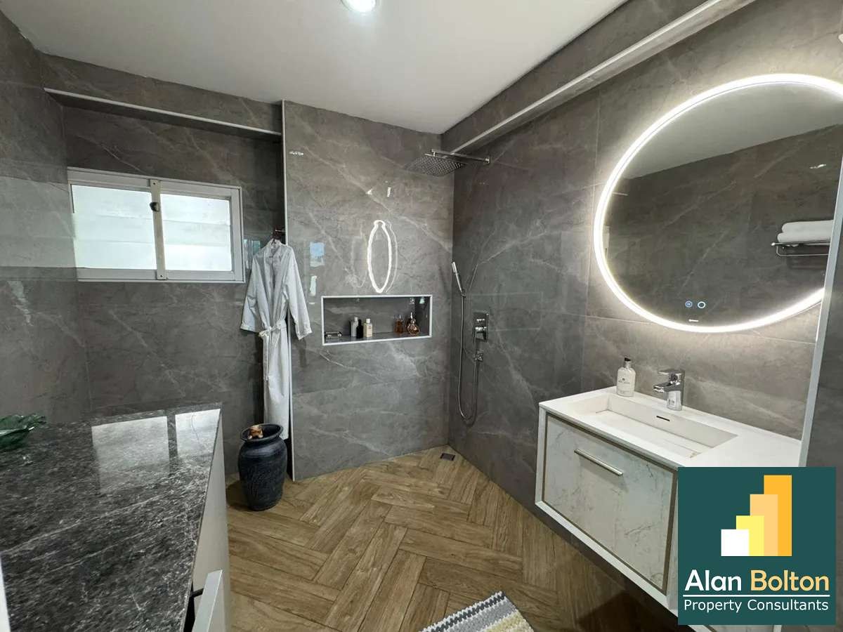 Large Fully Renovated Ocean View 1 Bed 1 Bath Luxury Condo In Na Jomtien photo 21