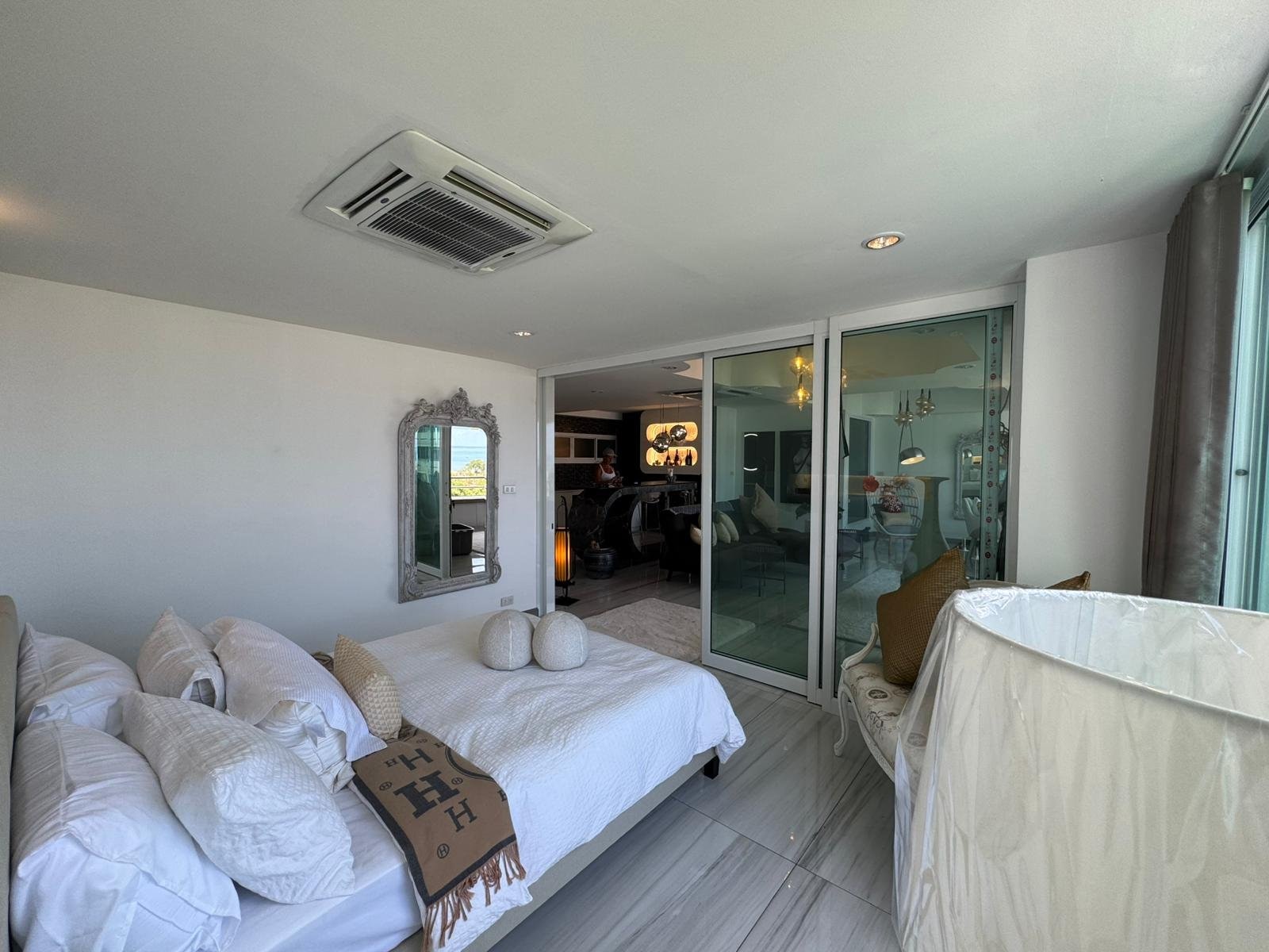Large Fully Renovated Ocean View 1 Bed 1 Bath Luxury Condo In Na Jomtien photo 39