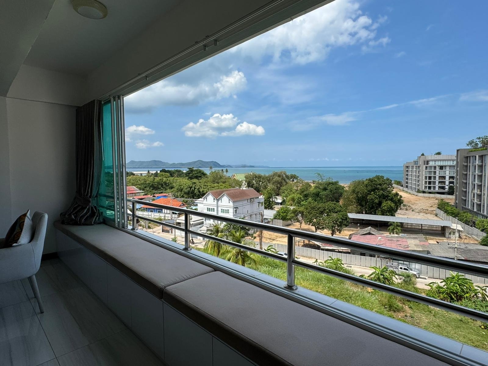 Large Fully Renovated Ocean View 1 Bed 1 Bath Luxury Condo In Na Jomtien photo 23