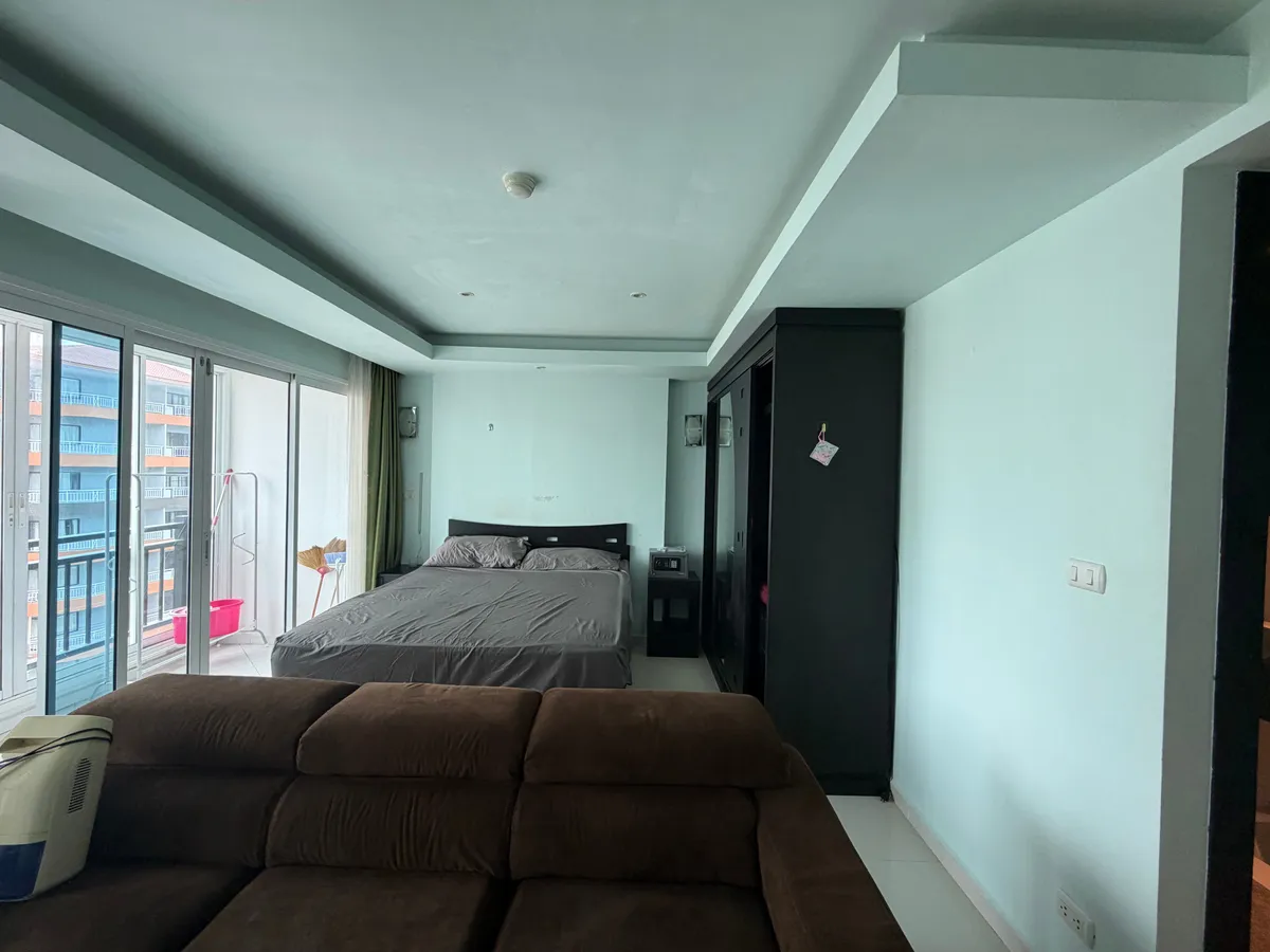 Avenue Condo For Rent photo 13