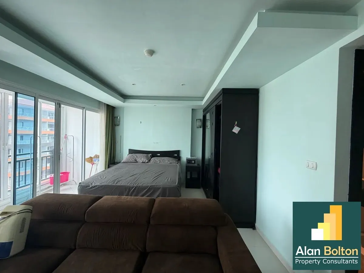Avenue Condo For Rent photo 3