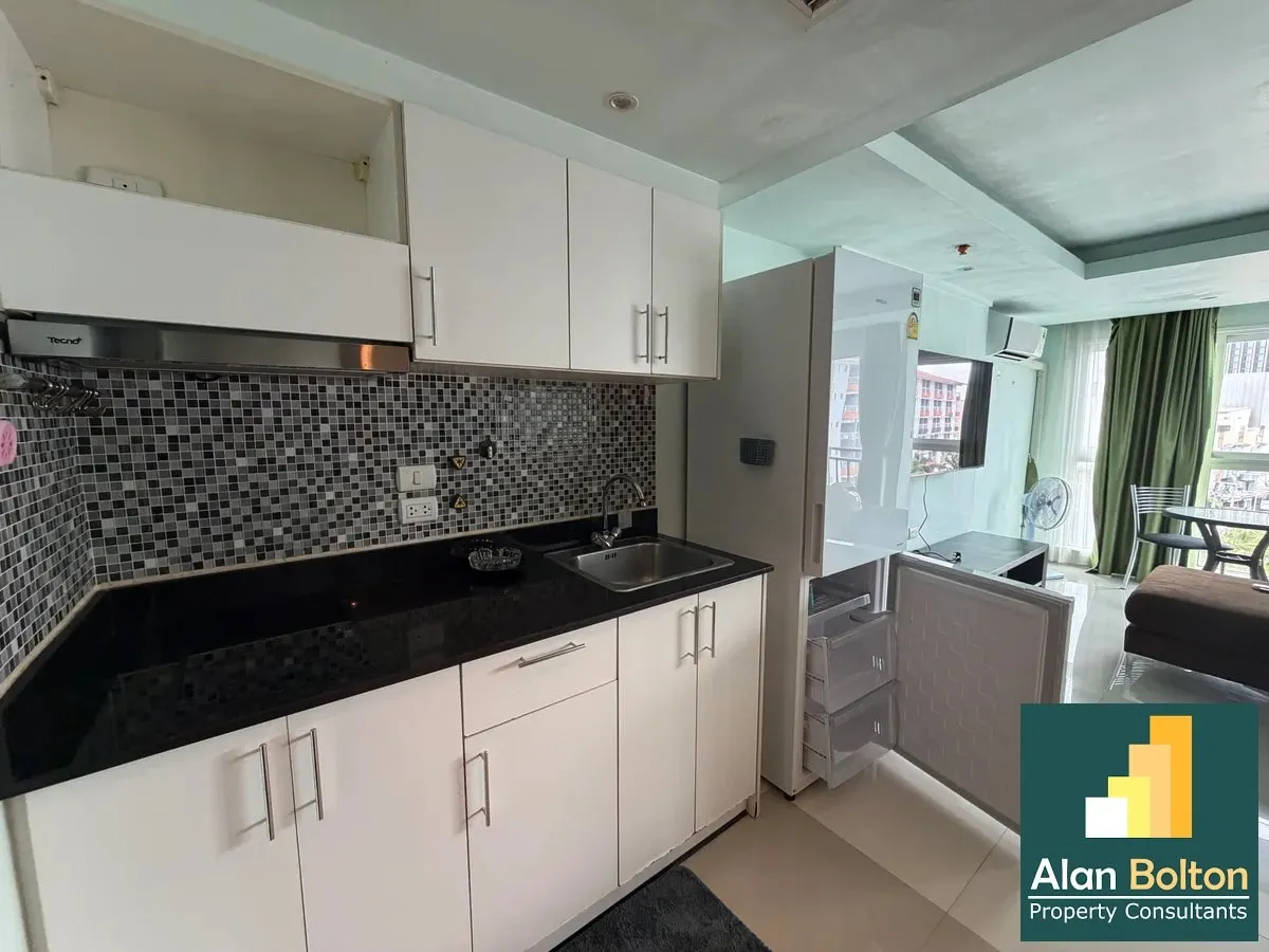 Avenue Condo For Rent photo 8