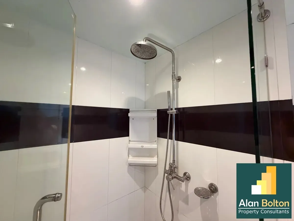 Avenue Condo For Rent photo 9