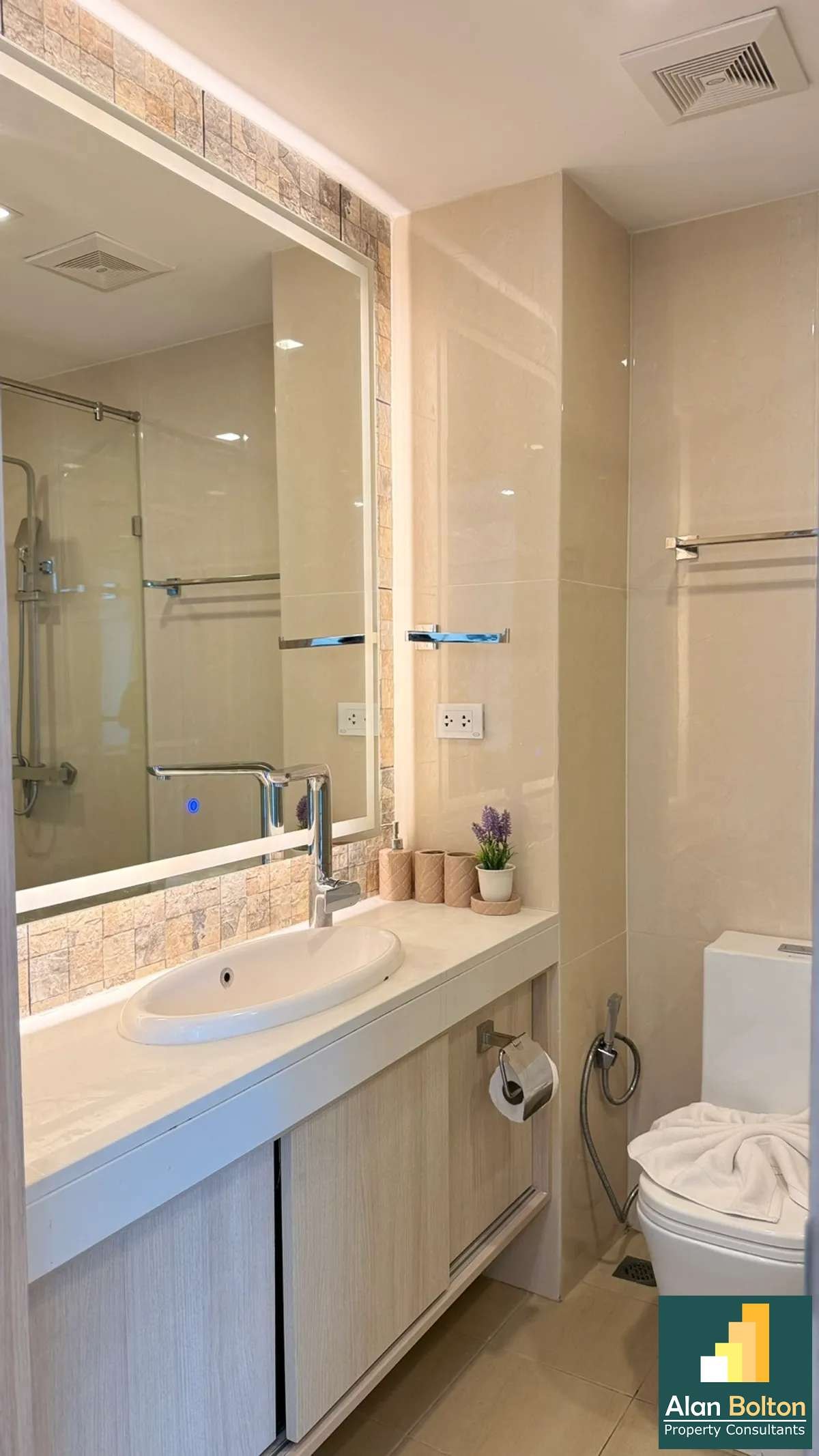 1 Bedroom Condo For Rent In South Pattaya photo 12