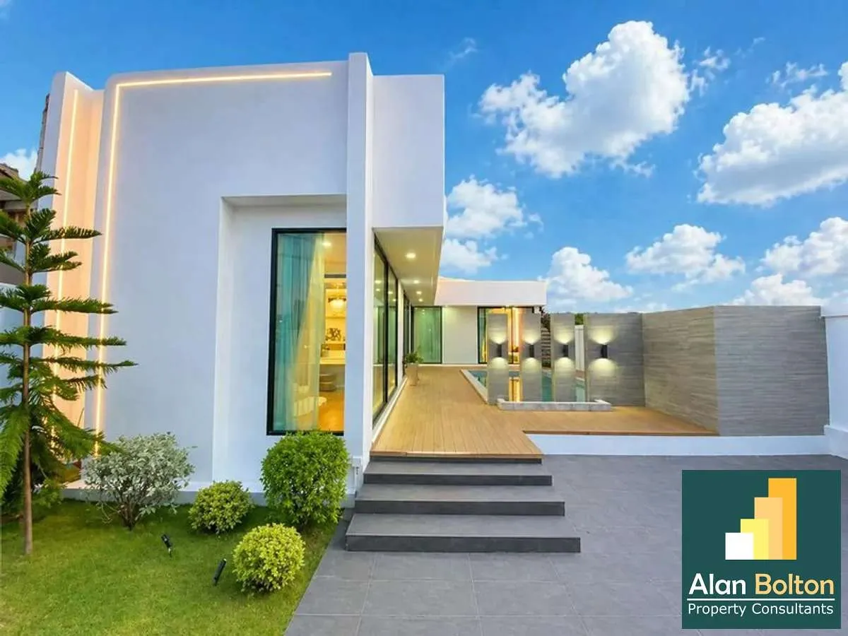 Luxury 3BR Pool Villa | Modern Design In East Pattaya