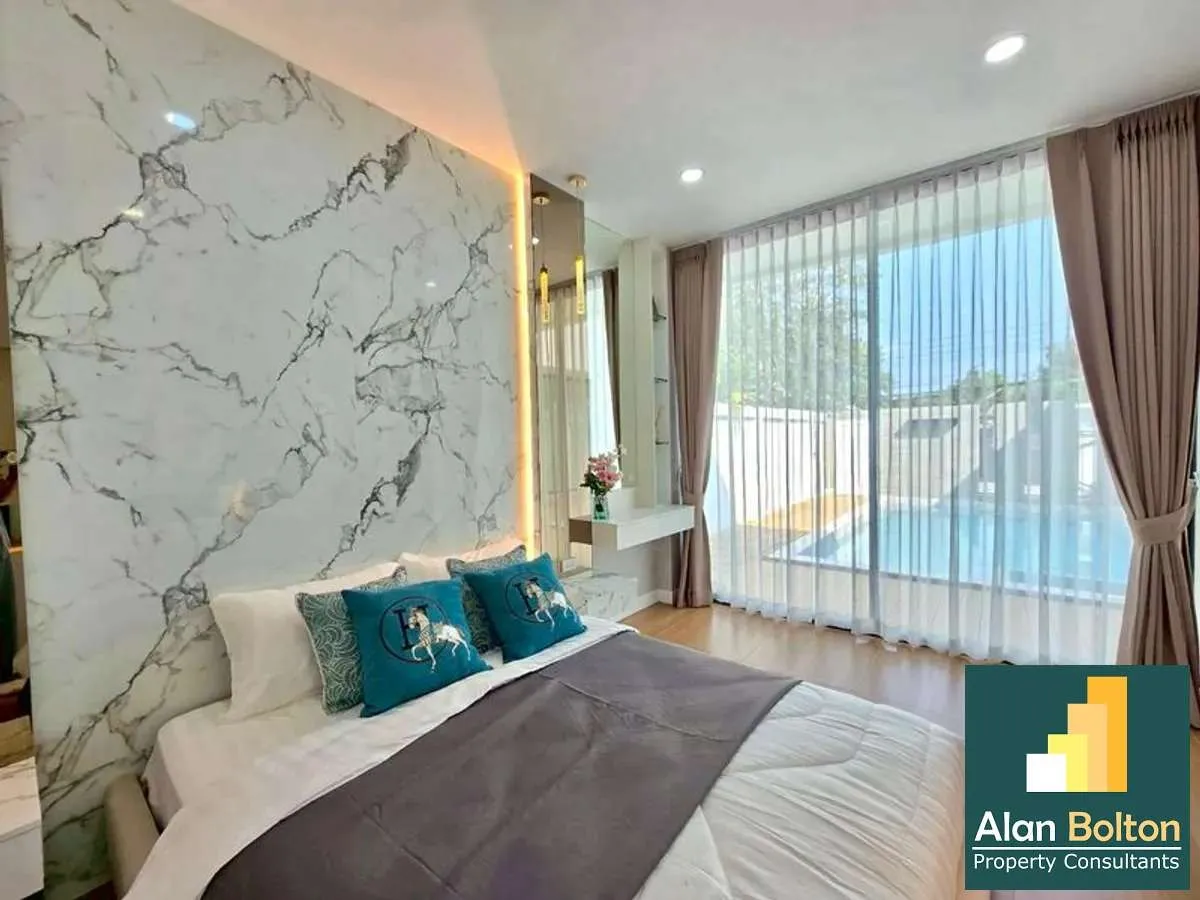 Luxury 3BR Pool Villa | Modern Design In East Pattaya photo 6