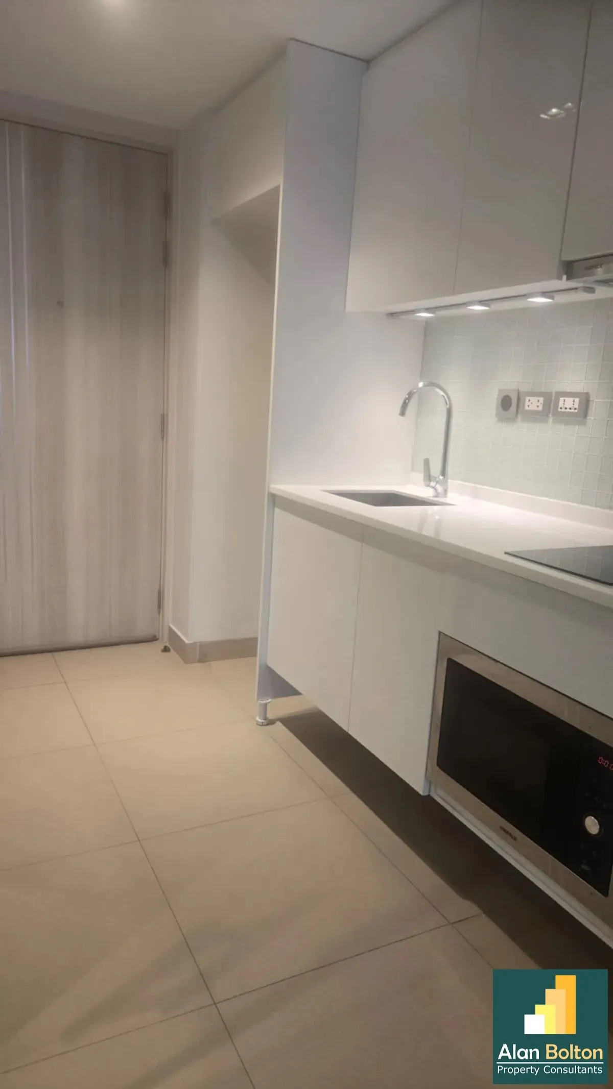 Studio 1 Bathroom in Pratumnak photo 14