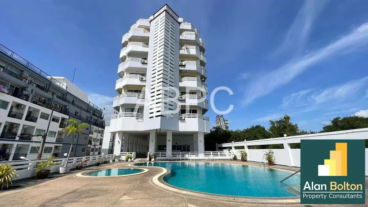 Cheap Jomtien Studio Ripe for Renovation photo 6