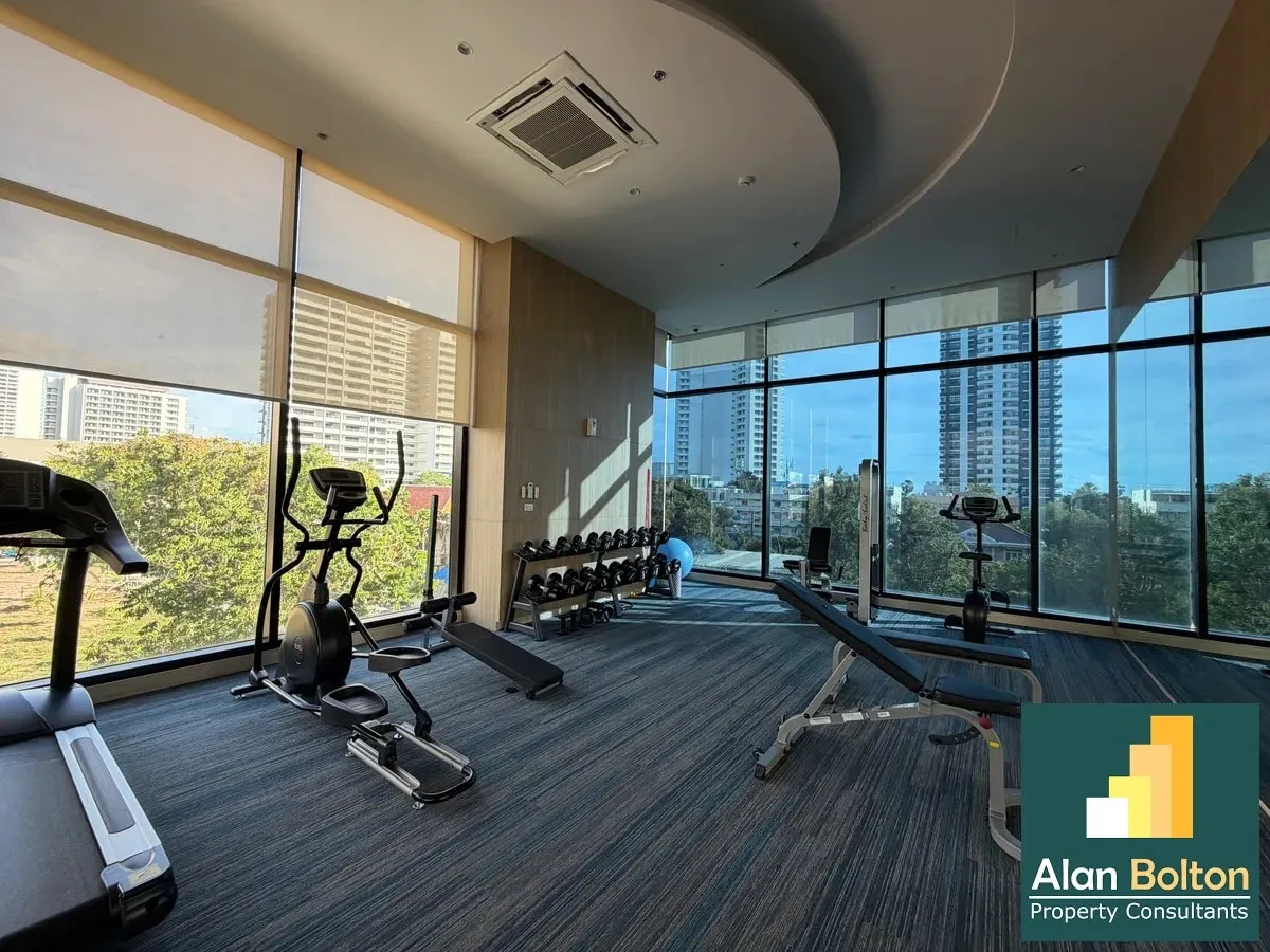 Ocean View Condo For Rent In Prahtamnak photo 3