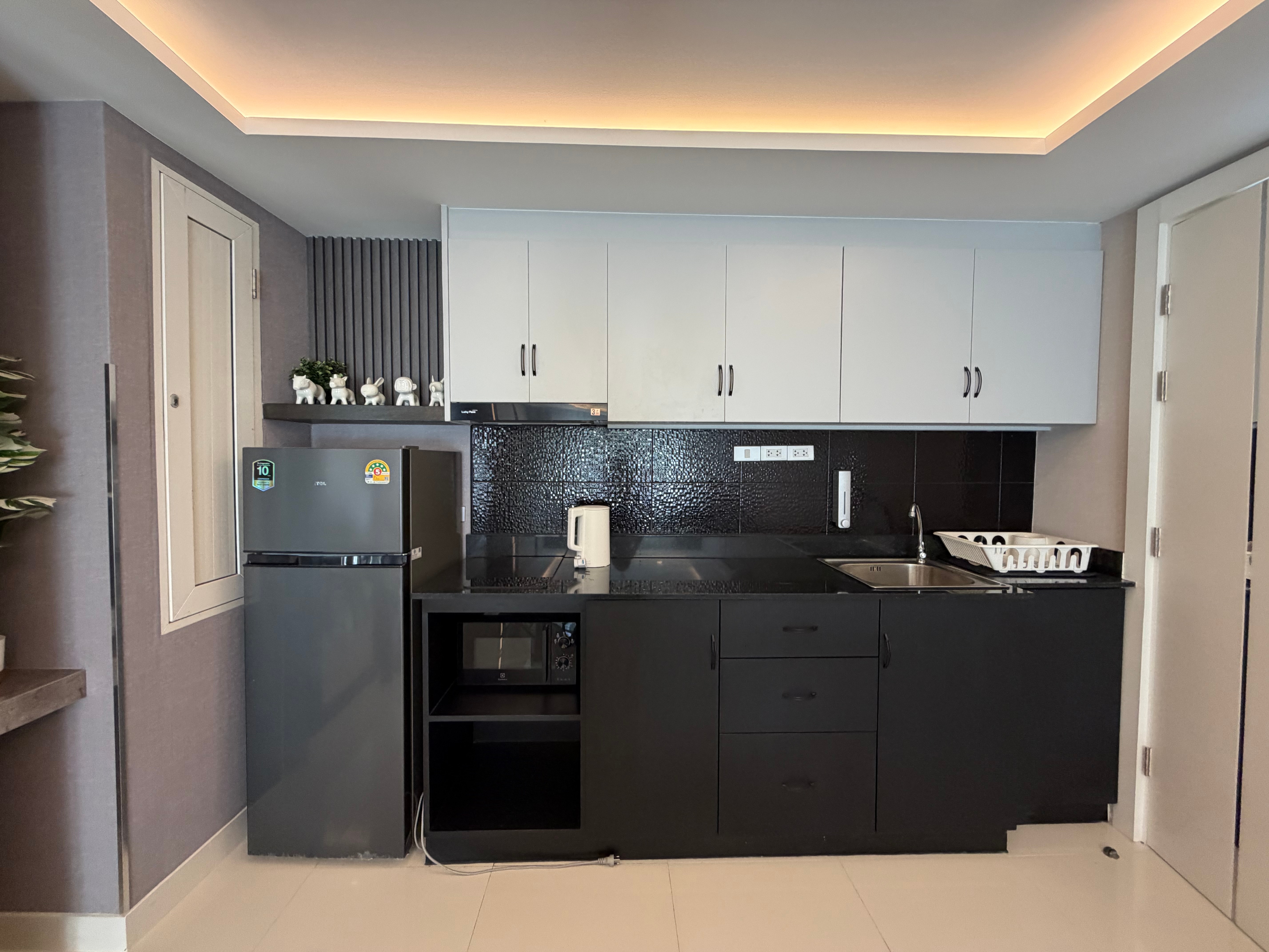 New Corner Unit 1-Bedroom Condo for Rent Near Pratamnak Beach, High-Speed WiFi & Weekly Cleaning Included photo 12