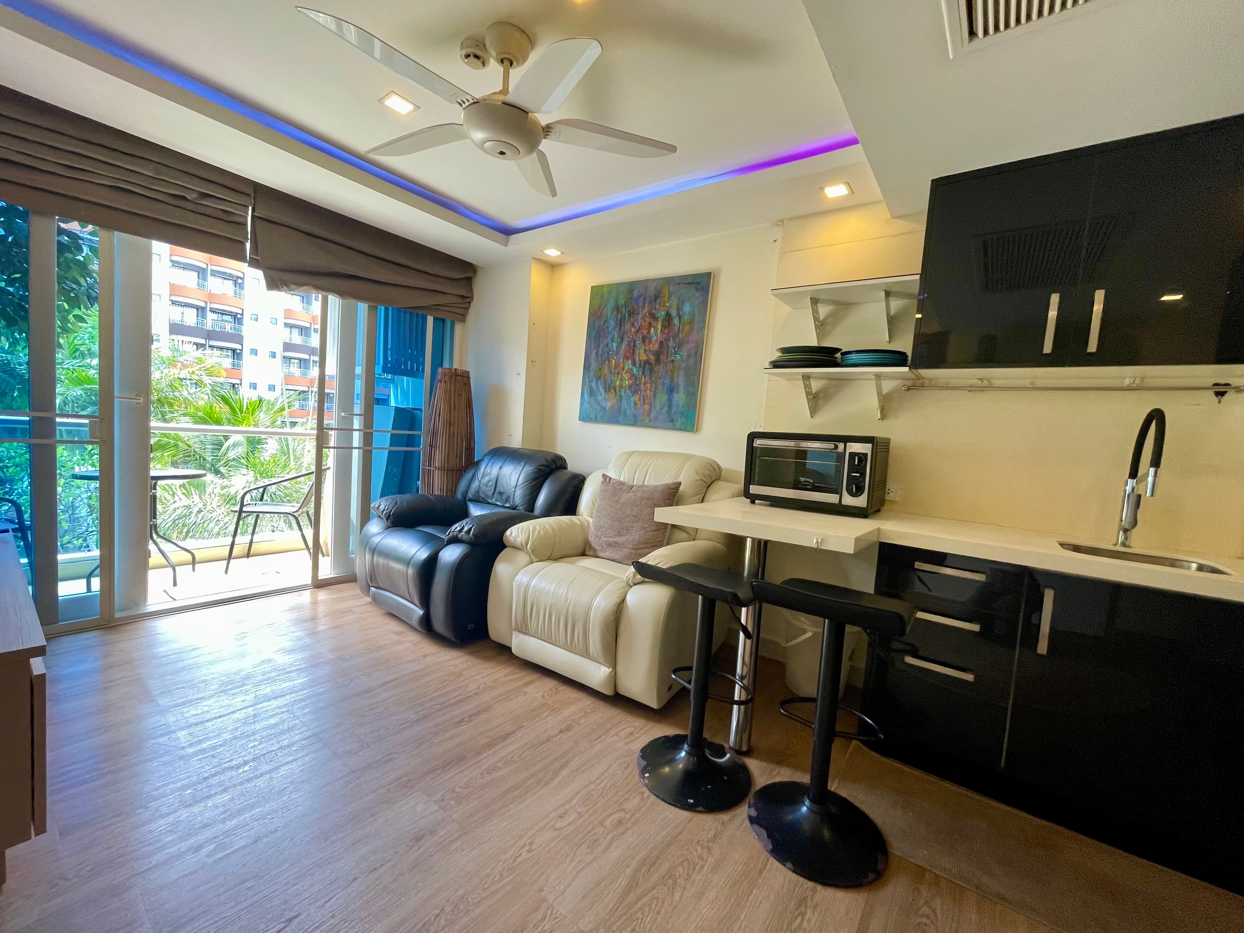 1 Bedroom In Grand Avenue Central Pattaya For Sale photo 20