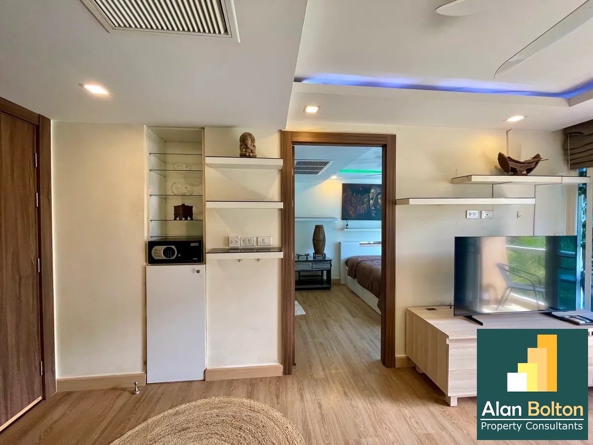 1 Bedroom In Grand Avenue Central Pattaya For Sale photo 4