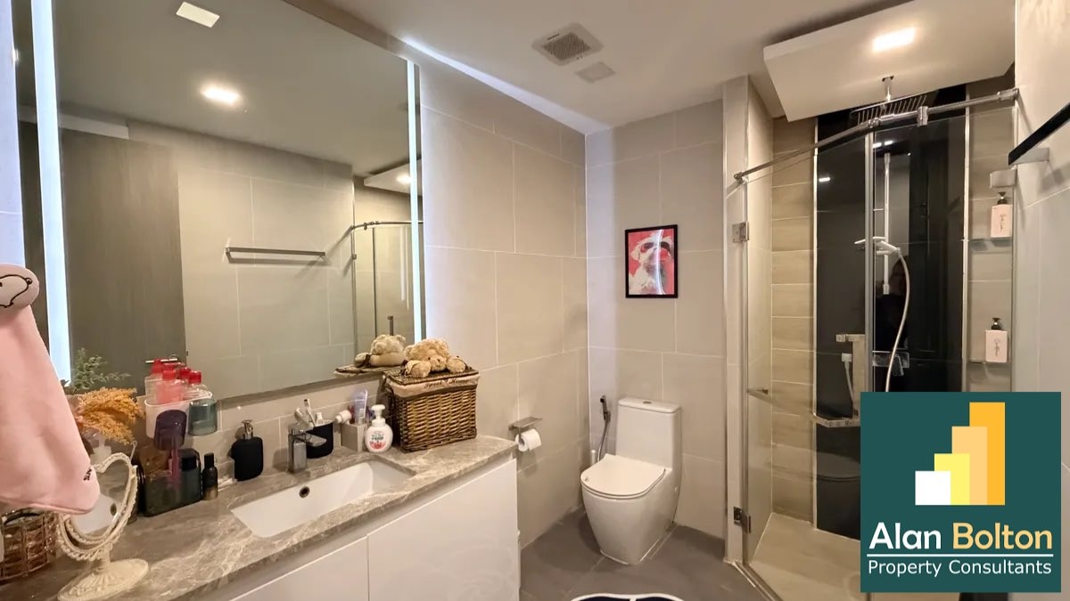 2 bedroom condo with private pool for sale in Serenity Residence photo 8