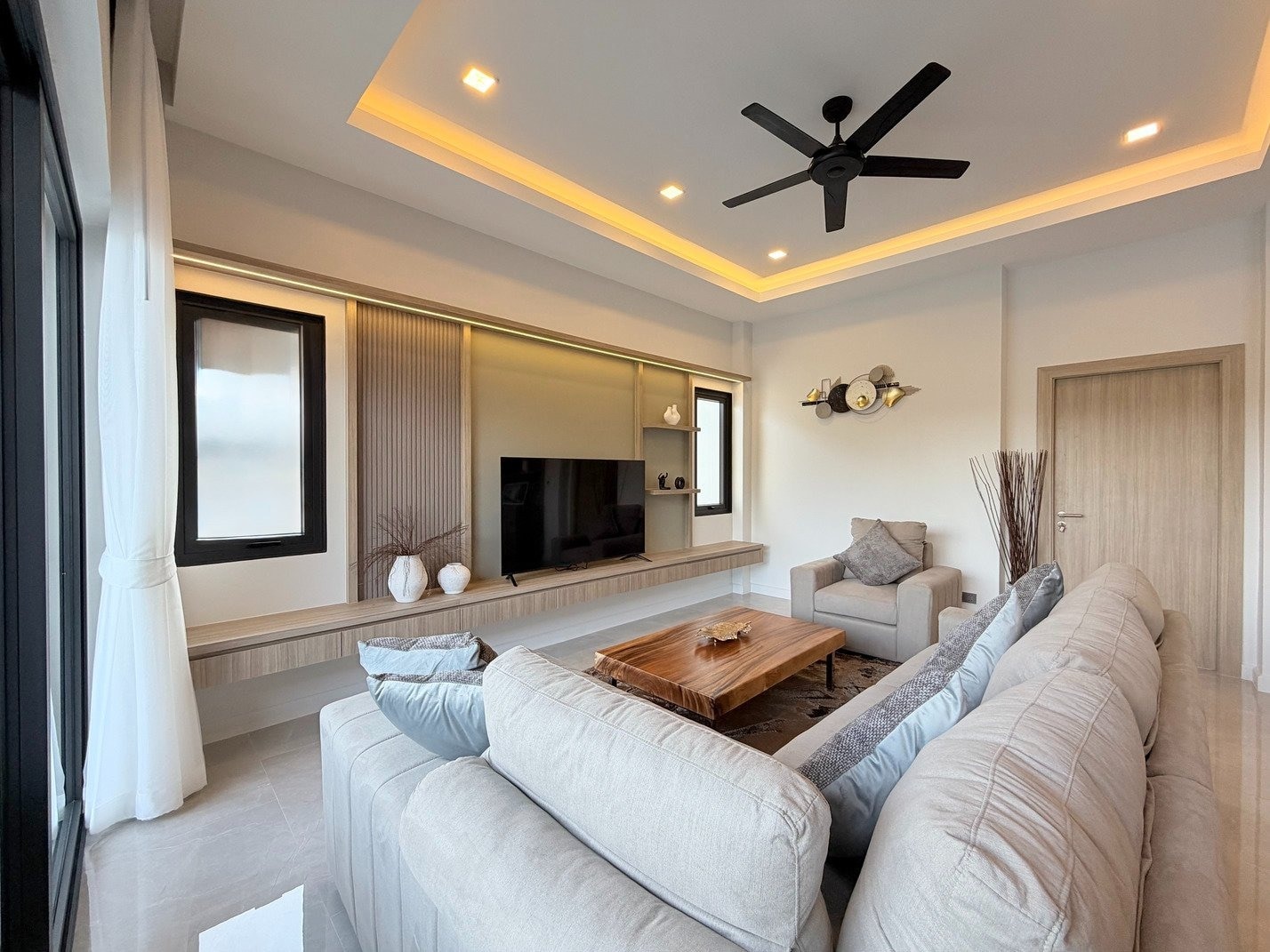 Brand New Modern Luxury 3 Bed 4 Bath Pool Villa For Sale Near Lake MapPhrachan photo 34