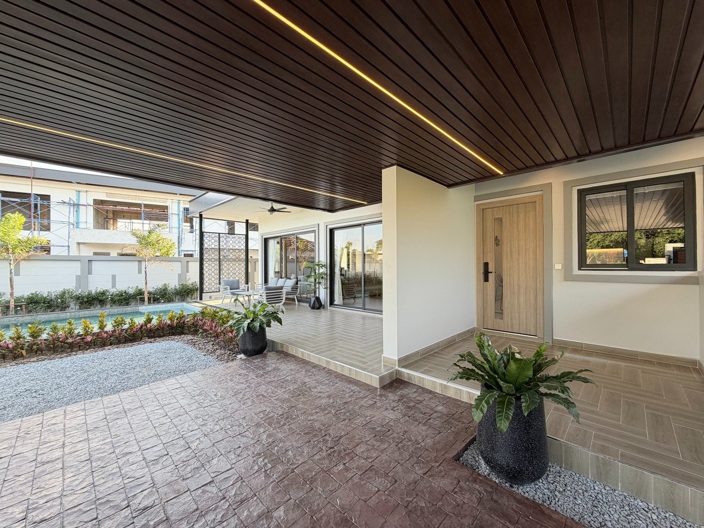 Brand New Modern Luxury 3 Bed 4 Bath Pool Villa For Sale Near Lake MapPhrachan photo 43