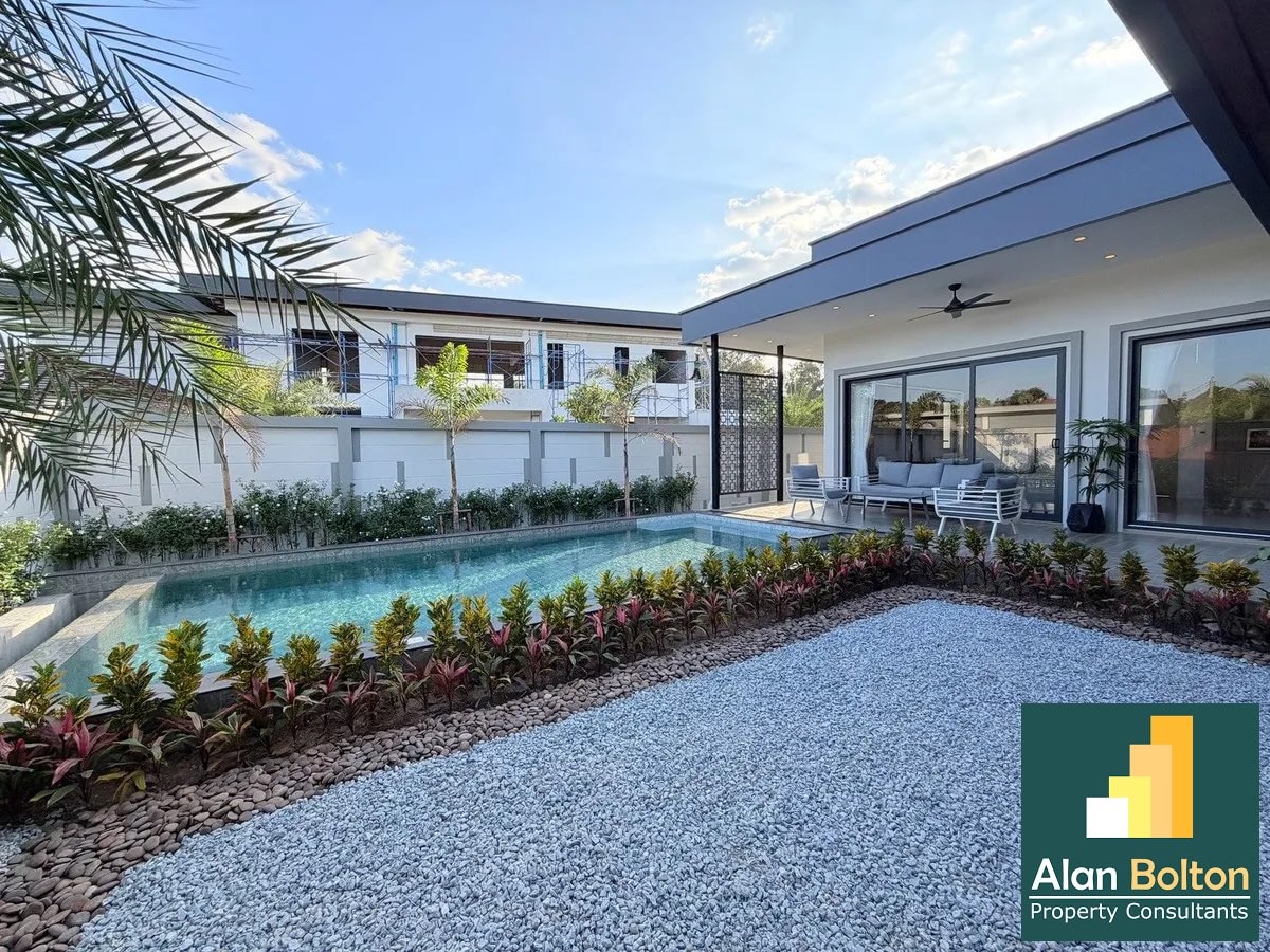 Brand New Modern Luxury 3 Bed 4 Bath Pool Villa For Sale Near Lake MapPhrachan photo 14