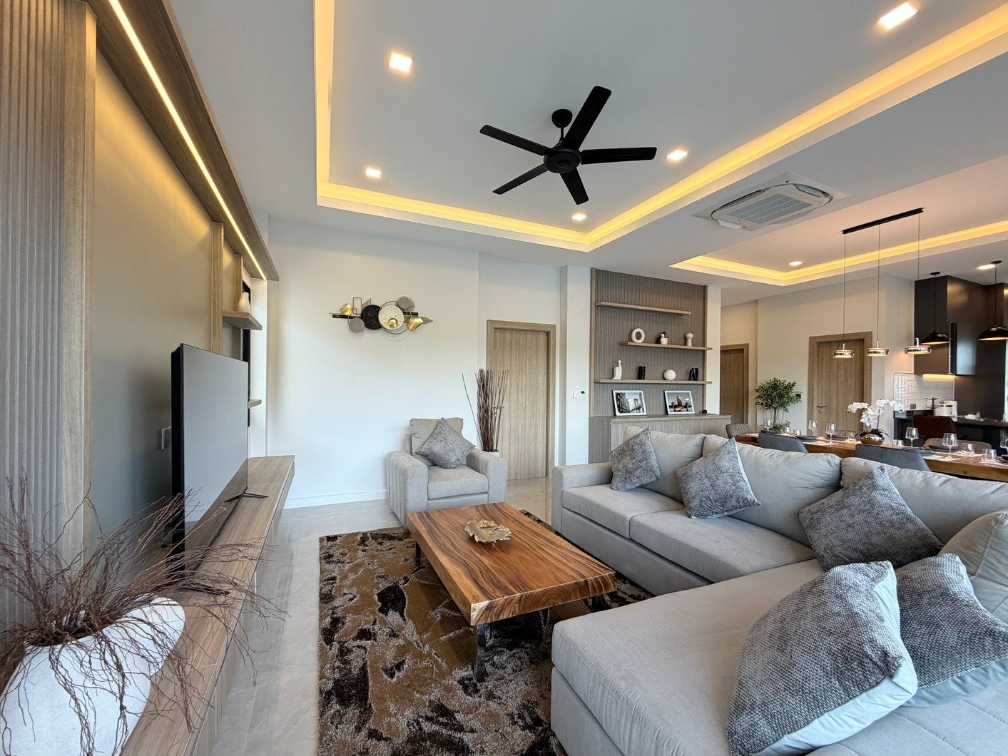 Brand New Modern Luxury 3 Bed 4 Bath Pool Villa For Sale Near Lake MapPhrachan photo 35