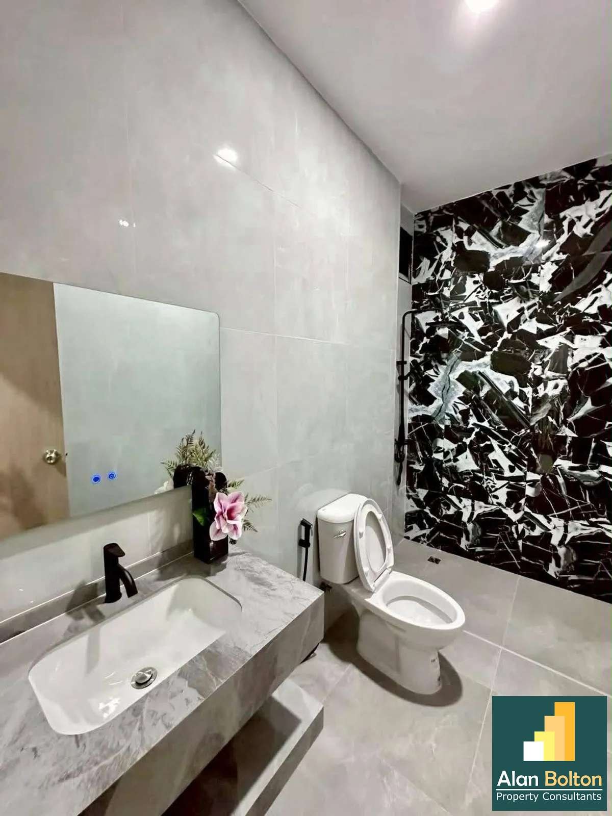 Pool villa 3 Bedrooms 3 Bathrooms in East Pattaya photo 6