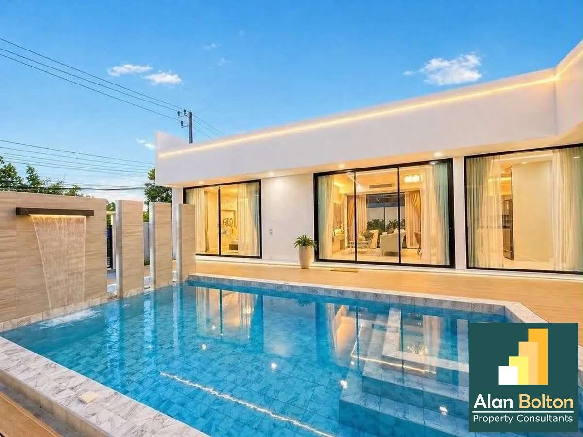Pool villa 3 Bedrooms 3 Bathrooms in East Pattaya photo 3
