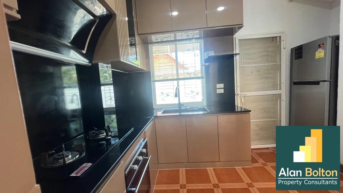 Pool villa 5 Bedrooms 3 Bathrooms in East Pattaya photo 13