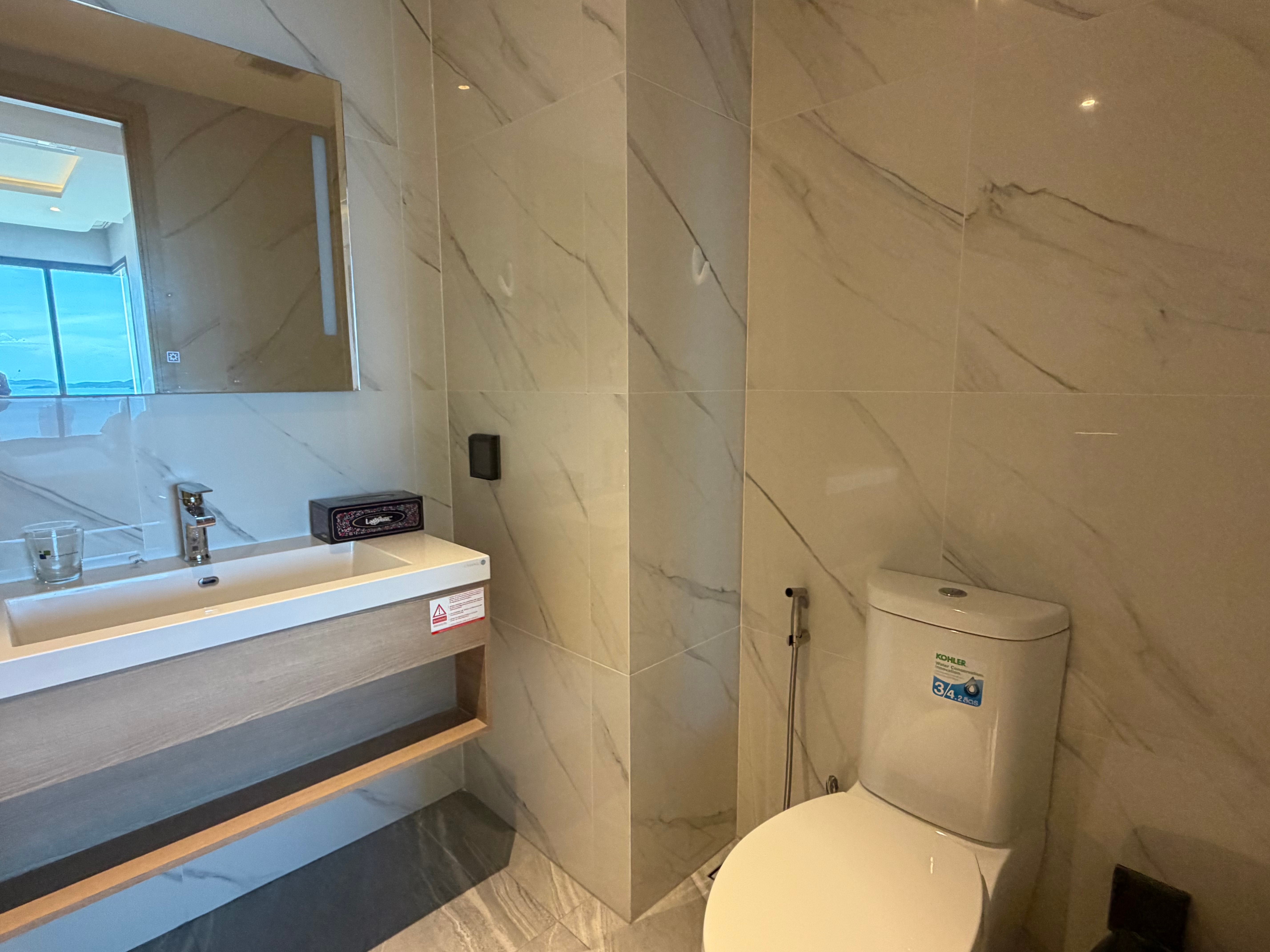 Two bedroom Condo for sale near Terminal 21 Pattaya photo 9