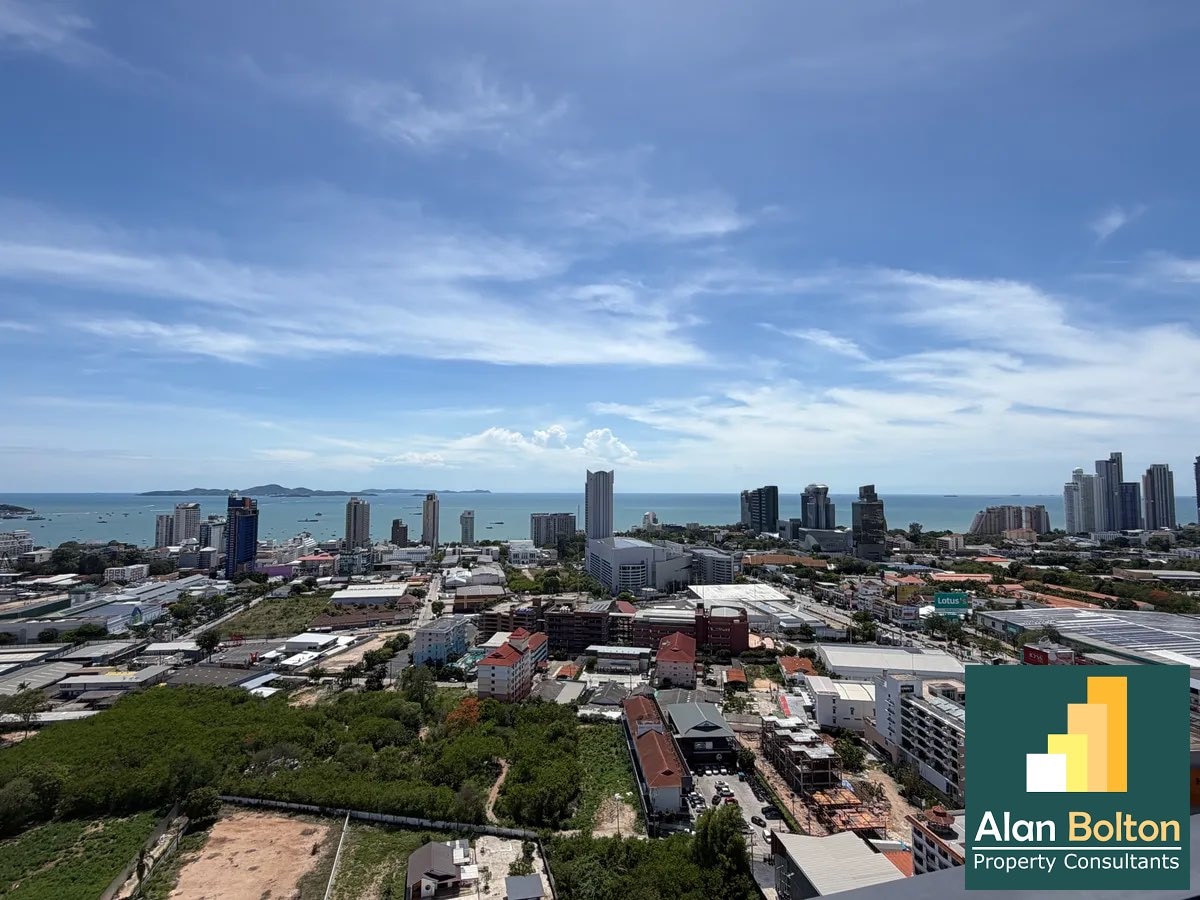 Two bedroom Condo for sale near Terminal 21 Pattaya photo 5