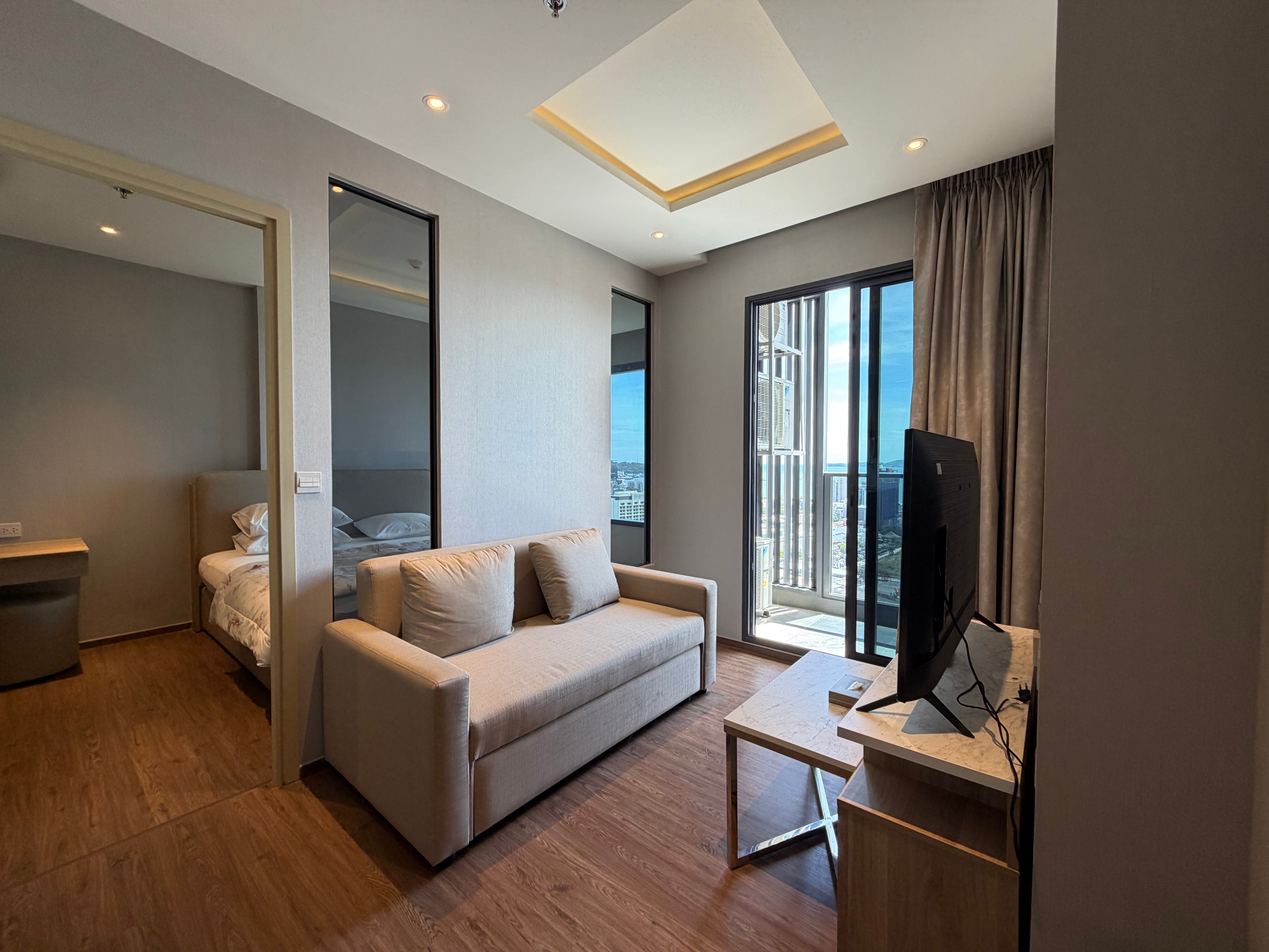 Two bedroom Condo for sale near Terminal 21 Pattaya photo 11