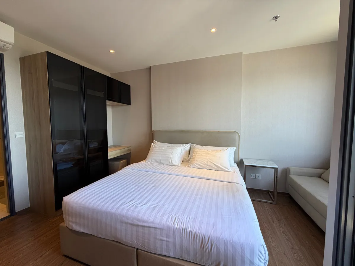 One bed Condo Near terminal 21 photo 11
