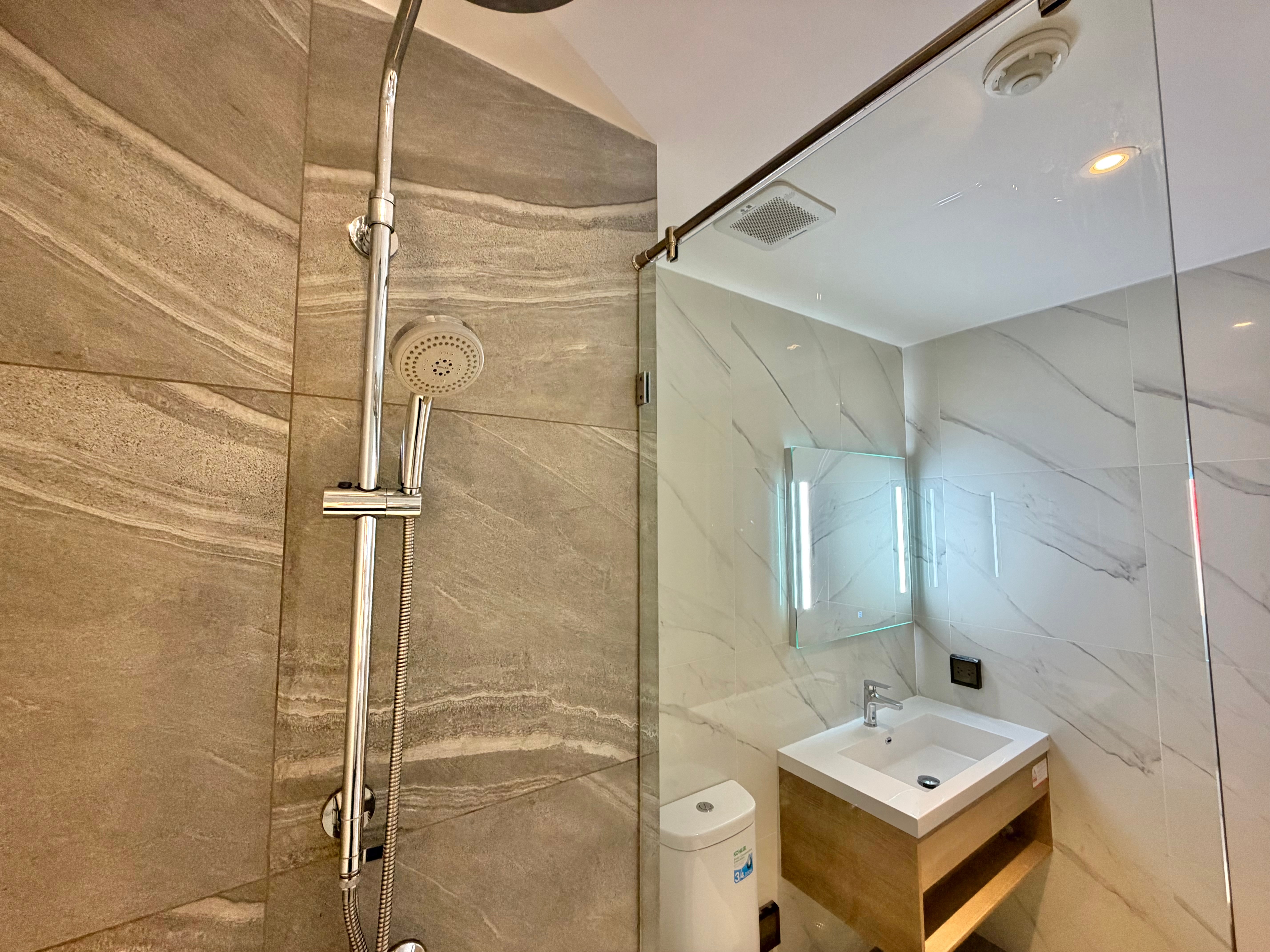 One bed Condo Near terminal 21 photo 12