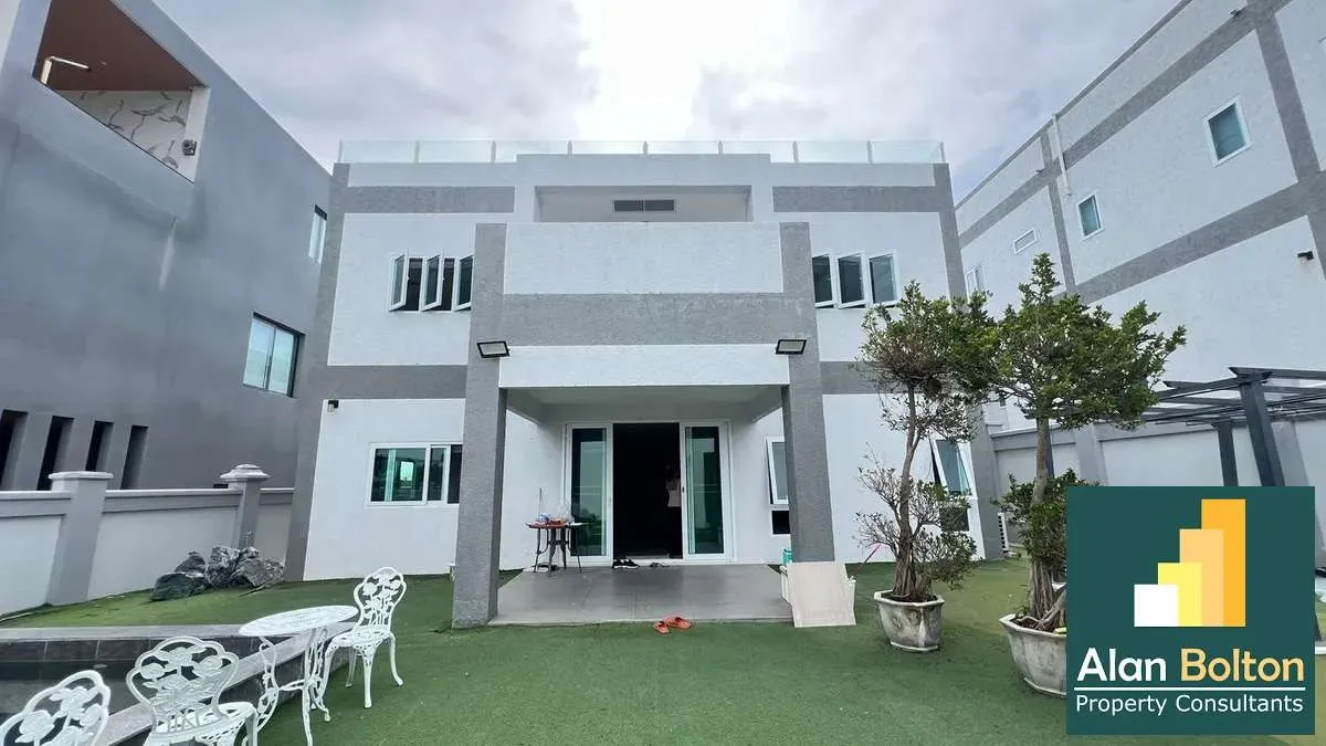Pool villa 5 Bedrooms 6 Bathrooms in East Pattaya