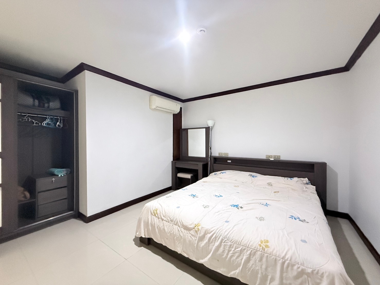 1 Bedroom 1 Bathroom for rent photo 14
