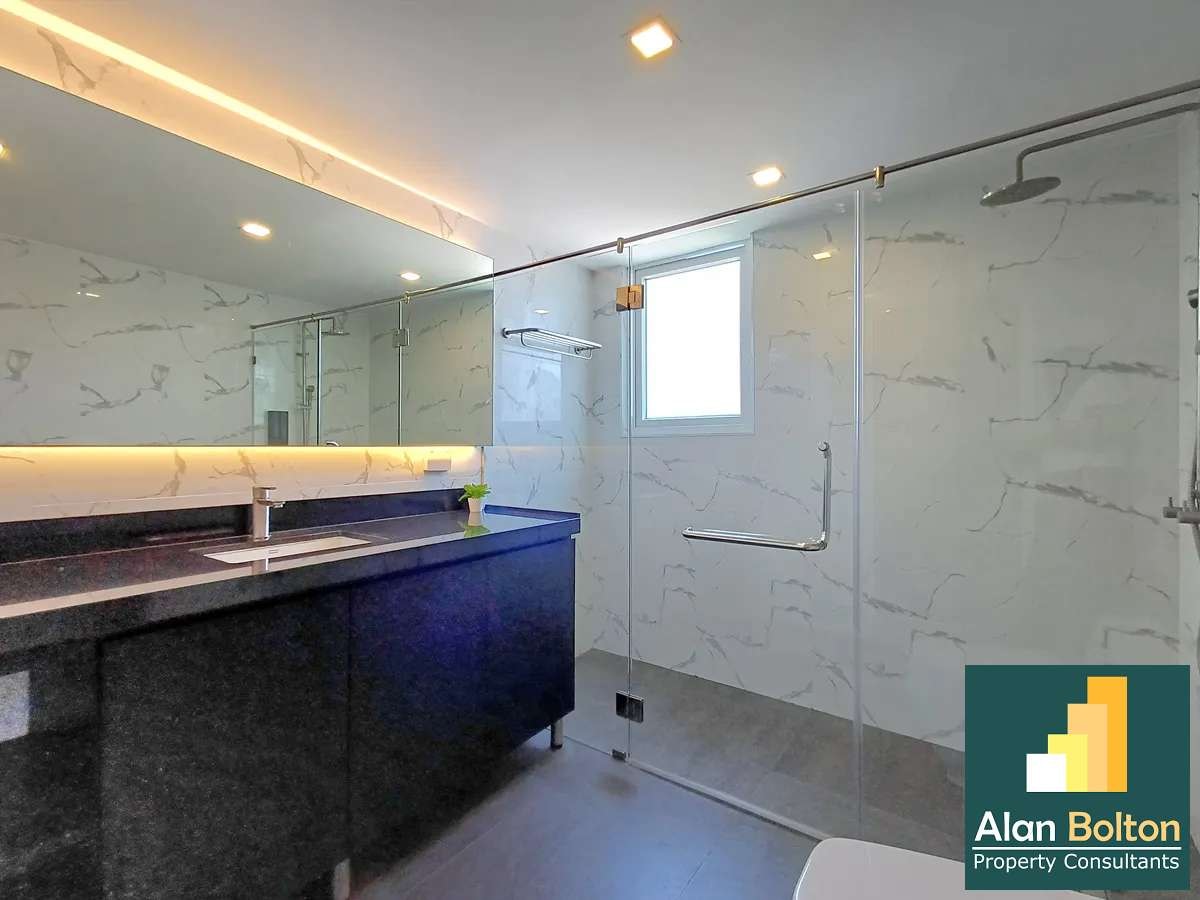 Brand New modern decoration 1 bed 1 bath in Pratamnak for RENT photo 8