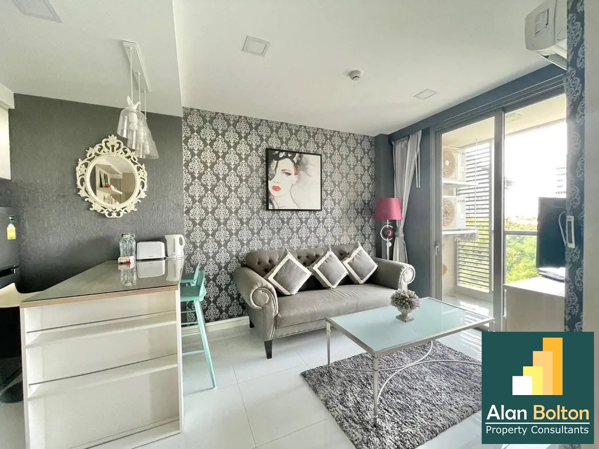 One bedroom Condo For Sale Near cosy beach