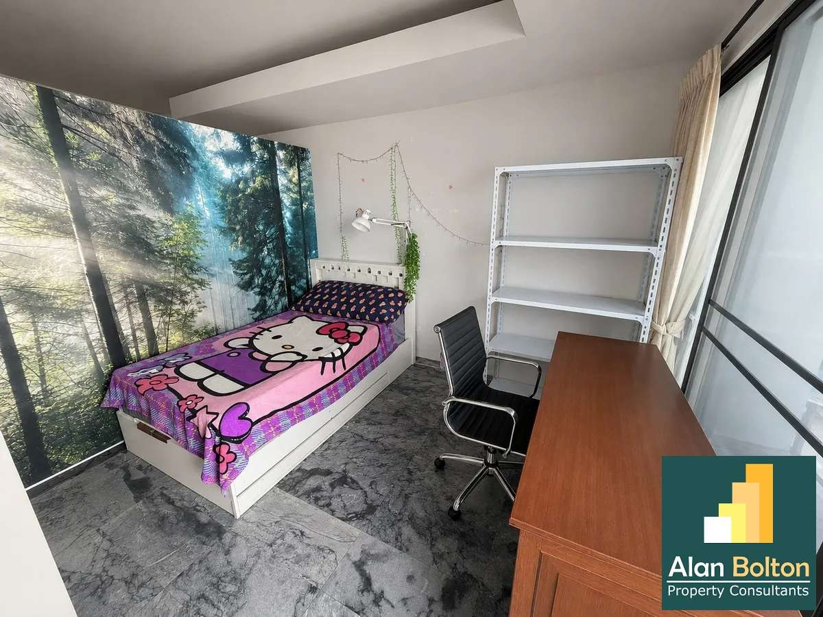 Large Beachfront Ocean View Studio Condo For Sale In Jomtien photo 4