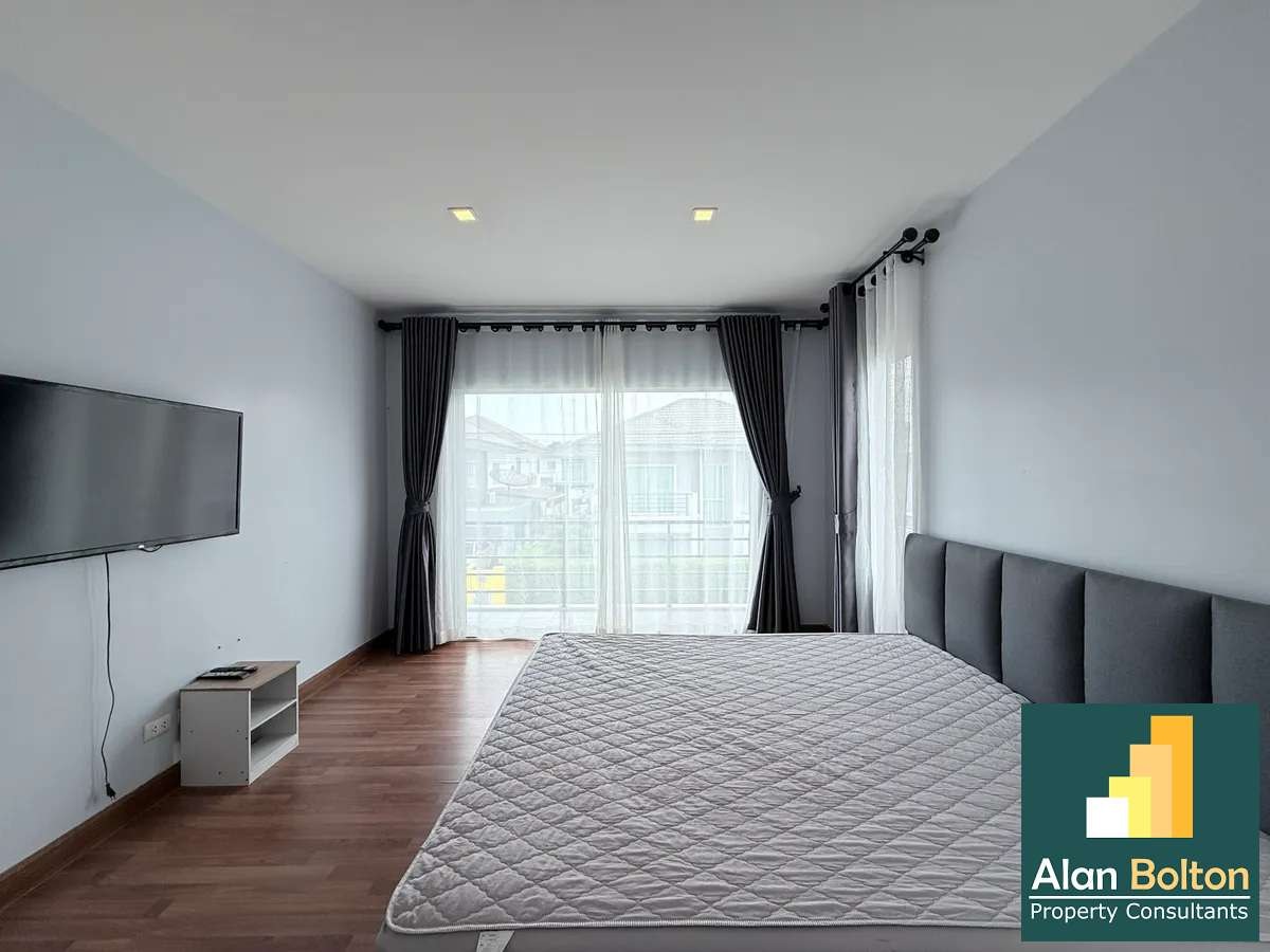 3 Bedroom 2 Bathroom house for rent photo 6