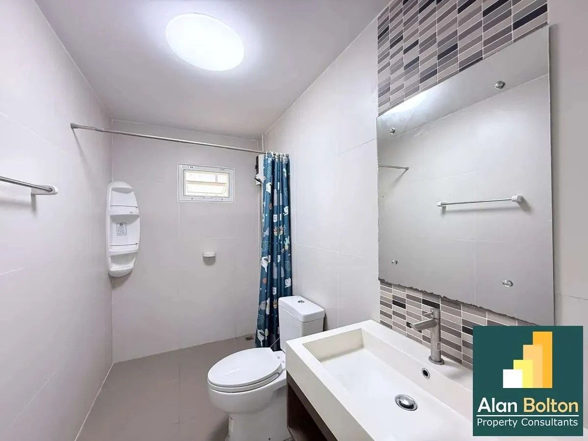 3 Bedroom 2 Bathroom house for rent photo 8