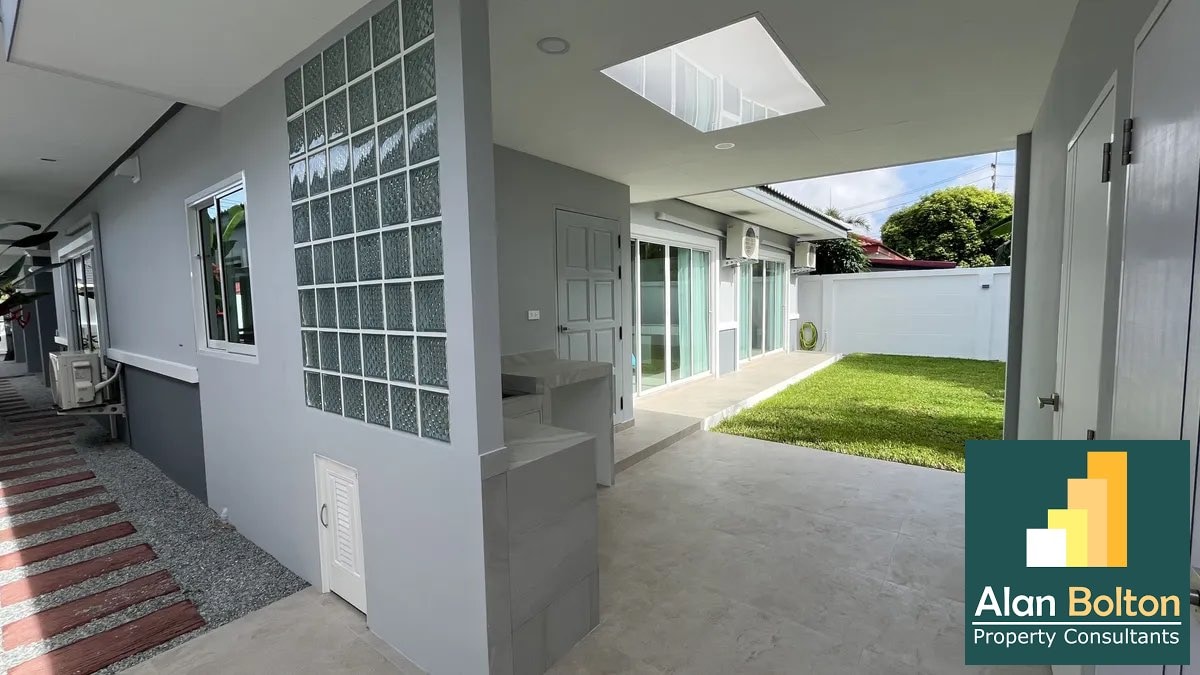 Brand New Modern 4 Bed 3 Bath Pool Villa At Secure Village In Huay Yai photo 16