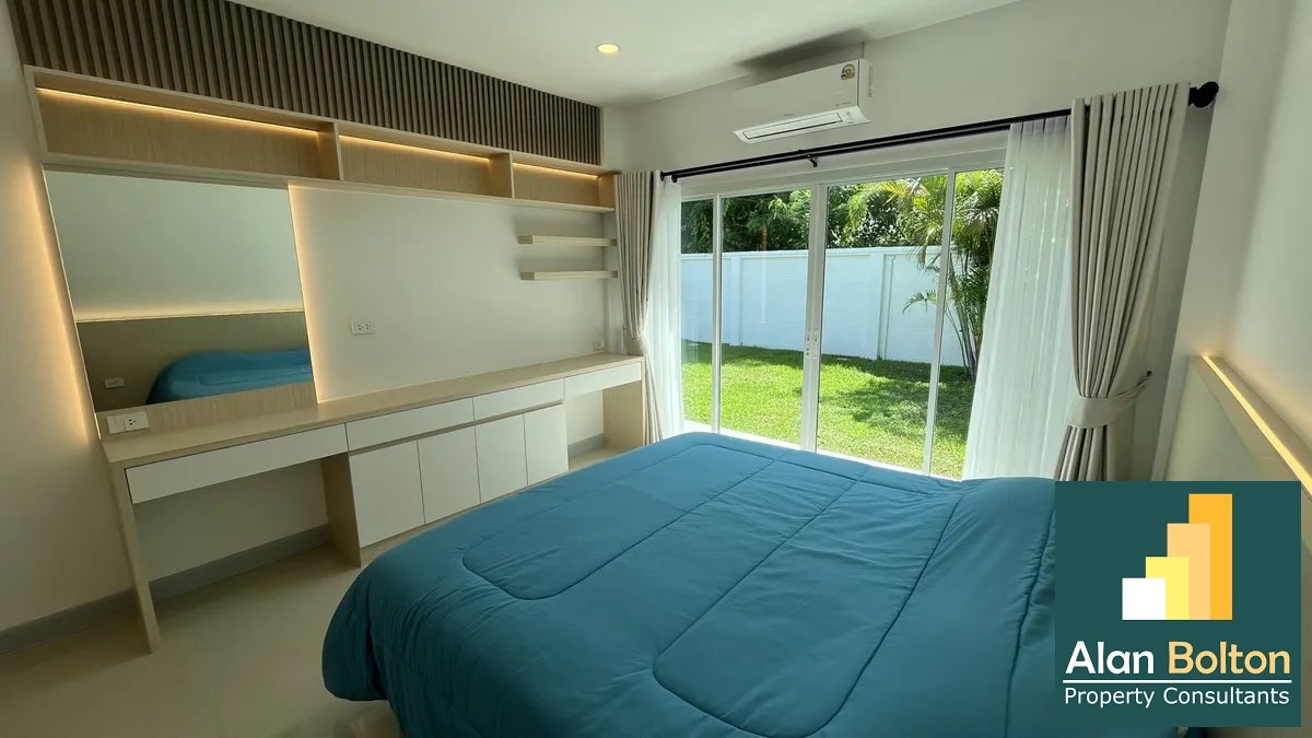 Brand New Modern 4 Bed 3 Bath Pool Villa At Secure Village In Huay Yai photo 4