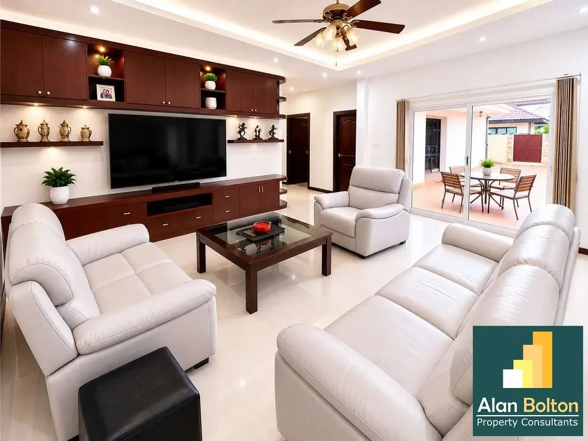 Well Presented Three Bed Three Bathroom Pool Villa in Popular East Pattaya Village photo 5