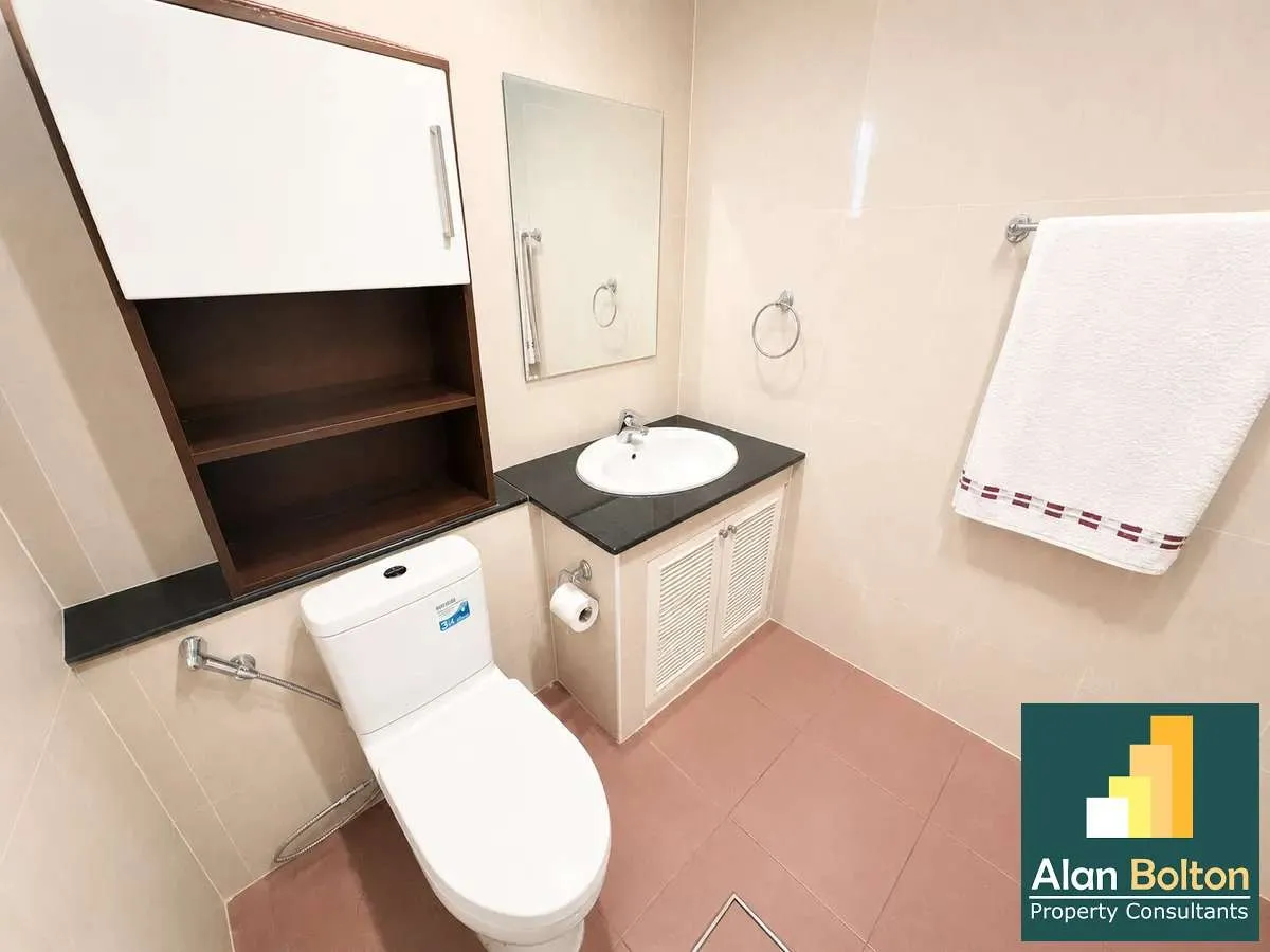 Well Presented Three Bed Three Bathroom Pool Villa in Popular East Pattaya Village photo 10