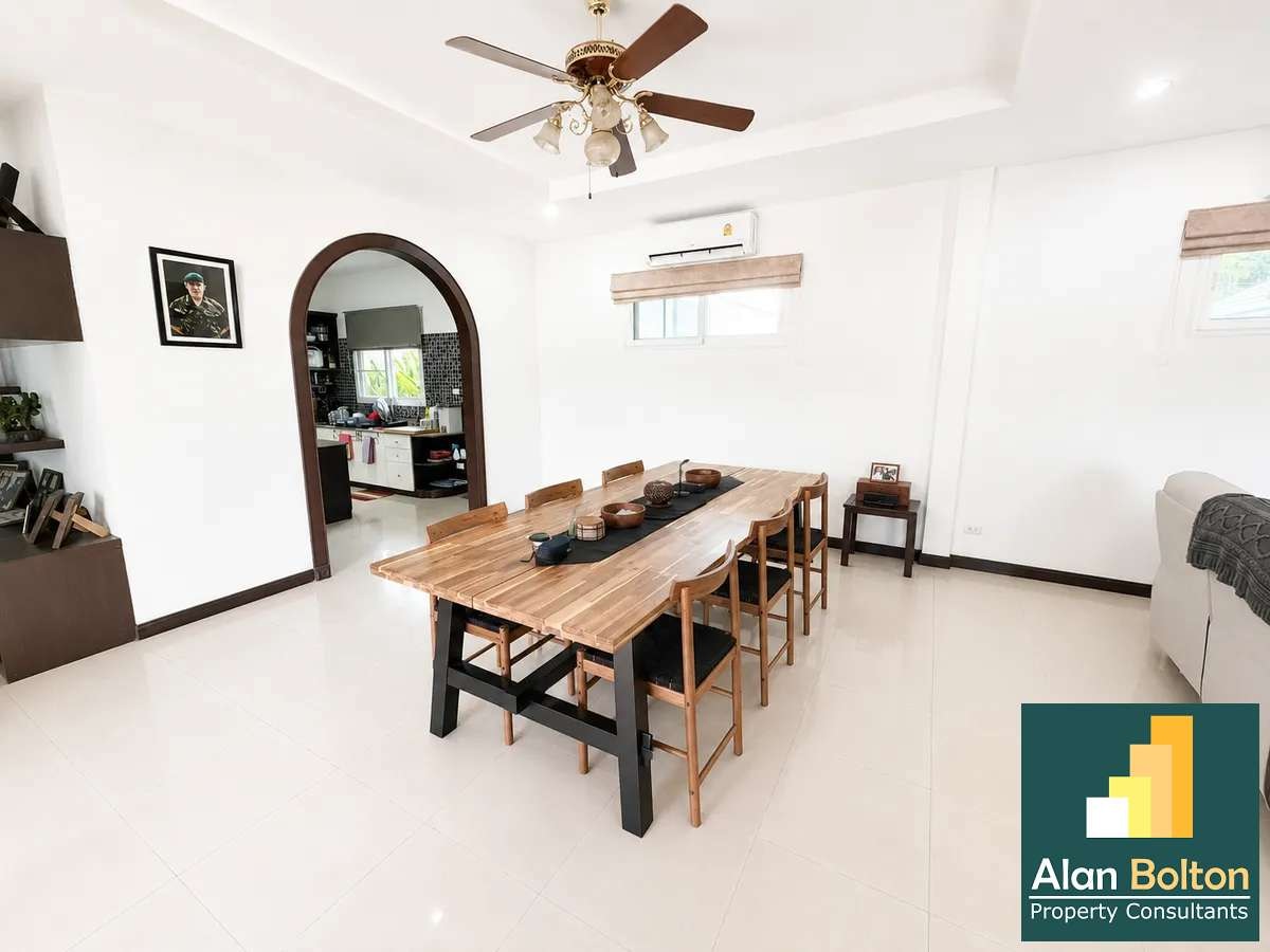 Well Presented Three Bed Three Bathroom Pool Villa in Popular East Pattaya Village photo 12