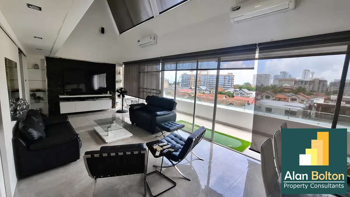 Spacious 160 sqm Duplex Residence at Panchalae Jomtien
