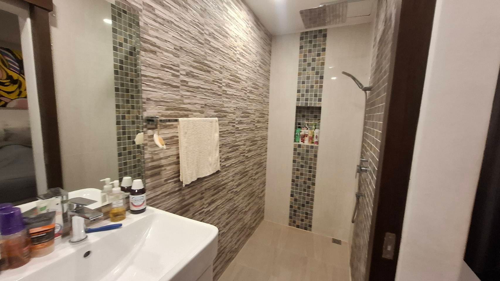 70 sqm 1-Bedroom Condo for Sale at Tropicana Pratumnak, Foreign Quota photo 32