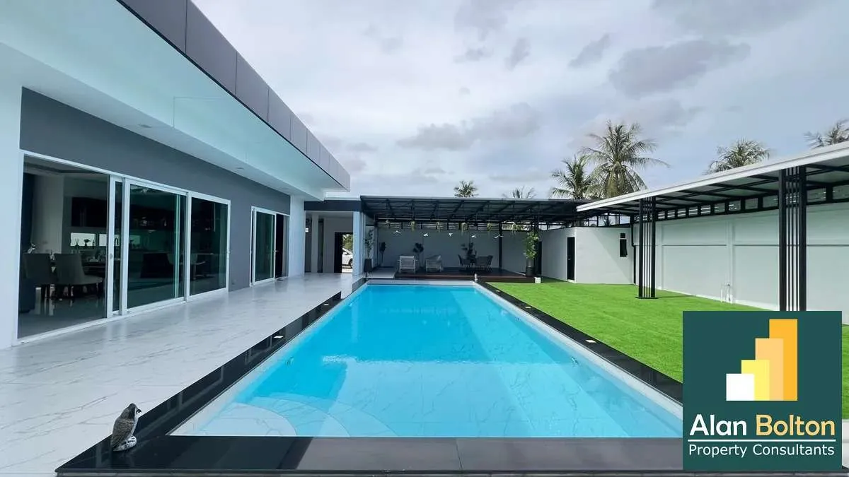 Luxury pool villa 3 Bedrooms 4 Bathrooms in Mapprachan